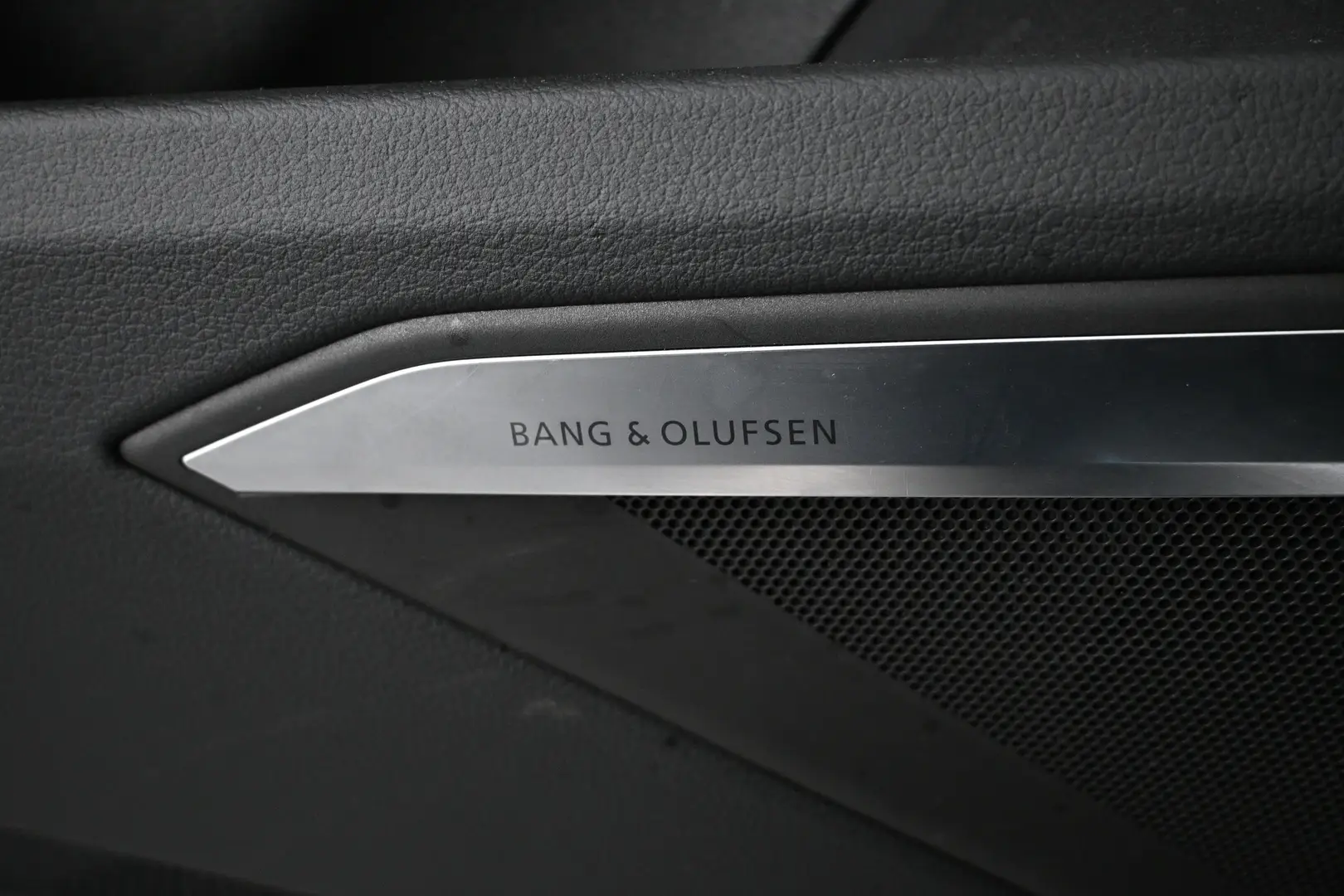 Car Image - 1tNUvIJCHYlVIlvFSbWeln