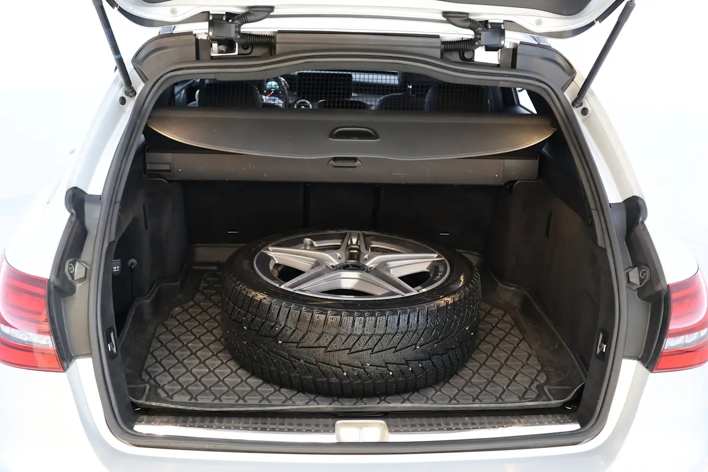 Car Image - 3O7T4uXrNH547L0pPZ9GOu