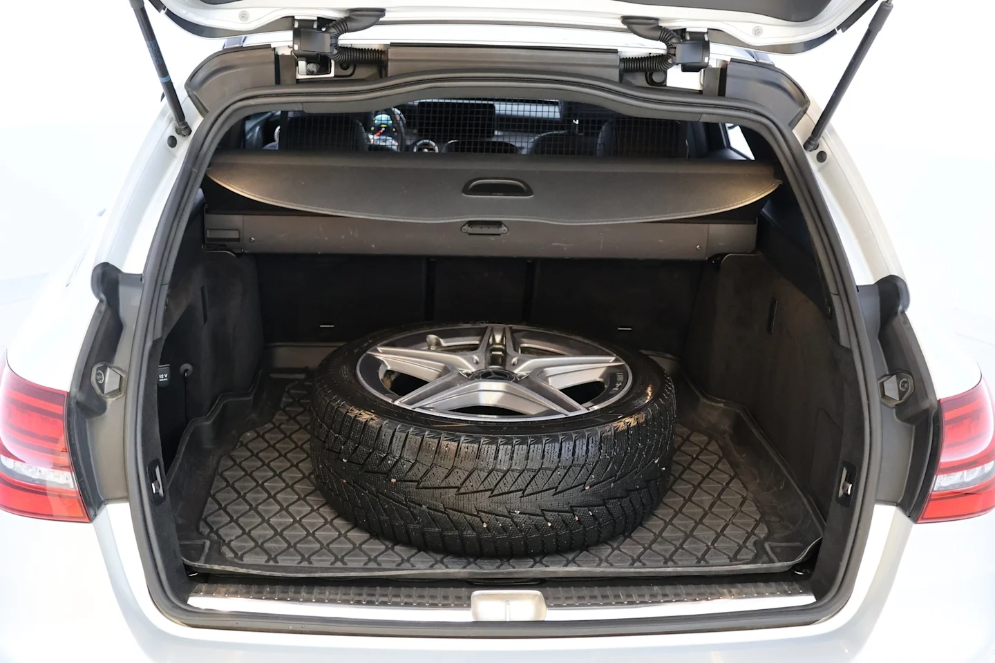 Car Image - 3O7T4uXrNH547L0pPZ9GOu