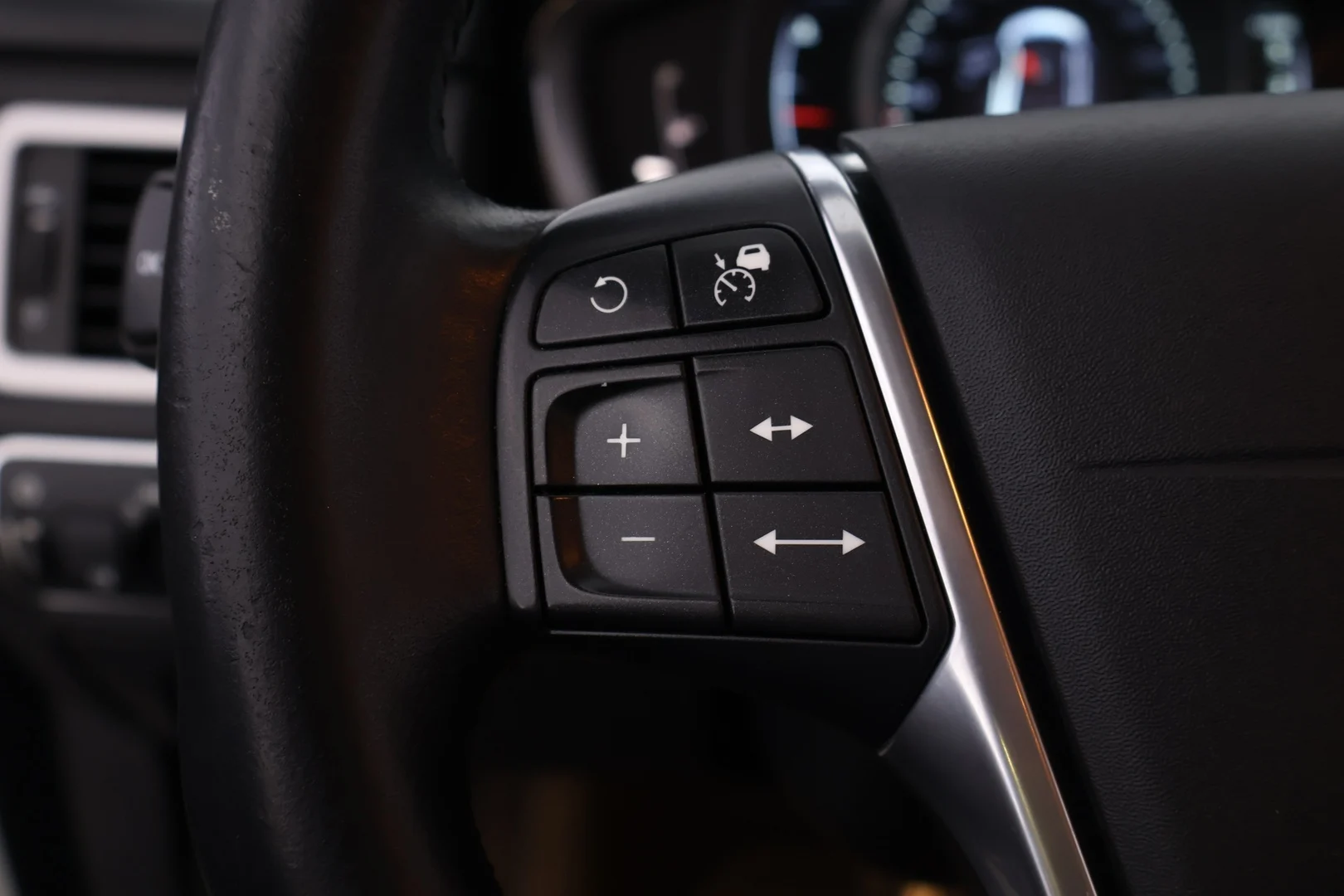 Car Image - 7yW5RNmZXe7bPM9hLv69xx