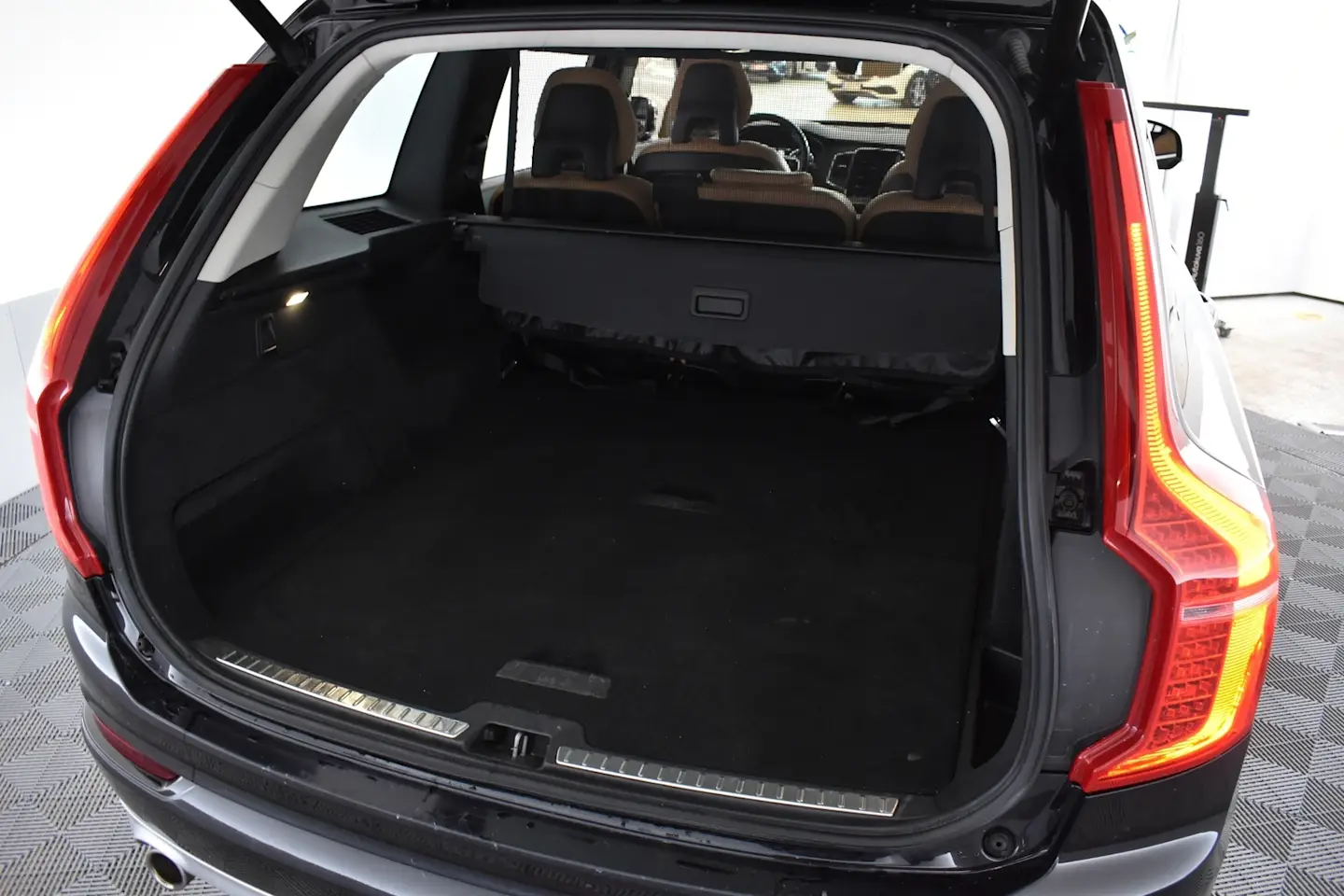Car Image - 43STJmTuhXfp0nUlbmLdsG