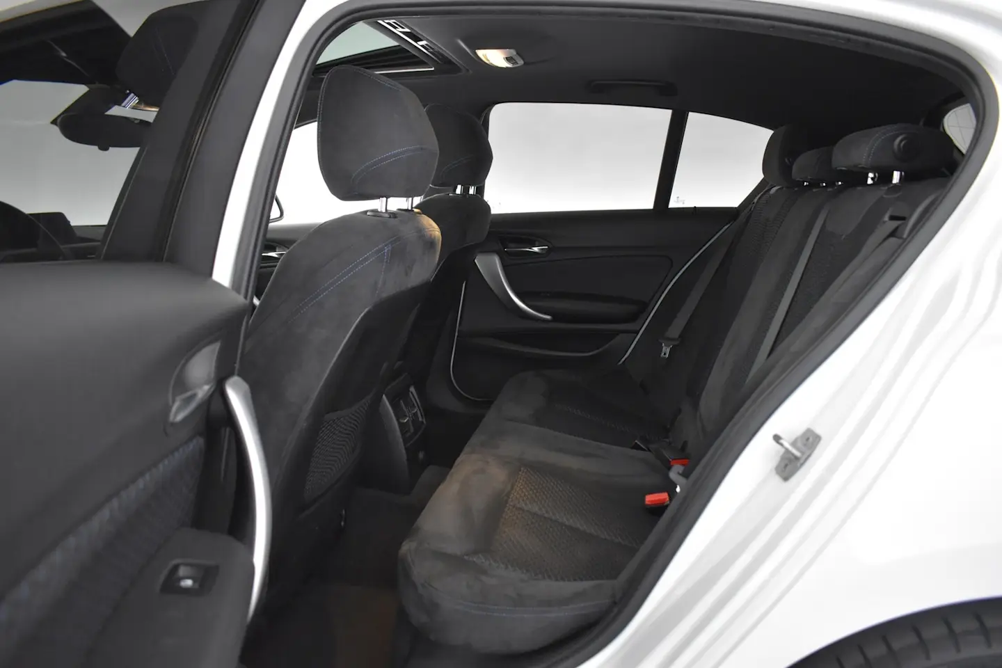Car Image - 2317BbEbZl5hlPZ2otR4EF