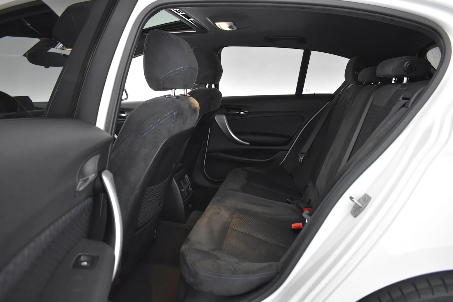 Car Image - 2317BbEbZl5hlPZ2otR4EF