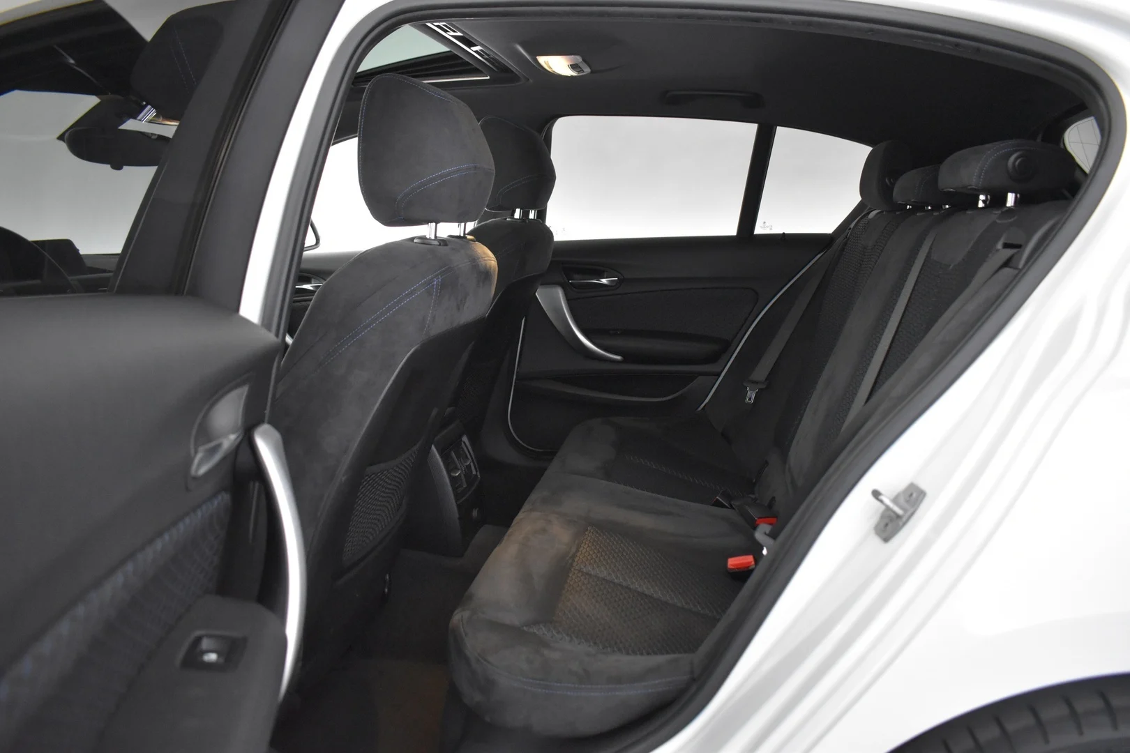 Car Image - 2317BbEbZl5hlPZ2otR4EF