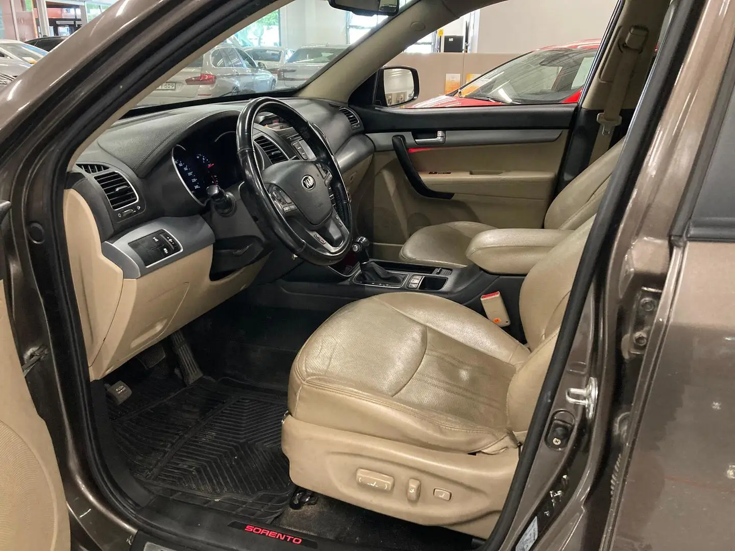 Car Image - TAOYawf5RymjZRaOWDVog
