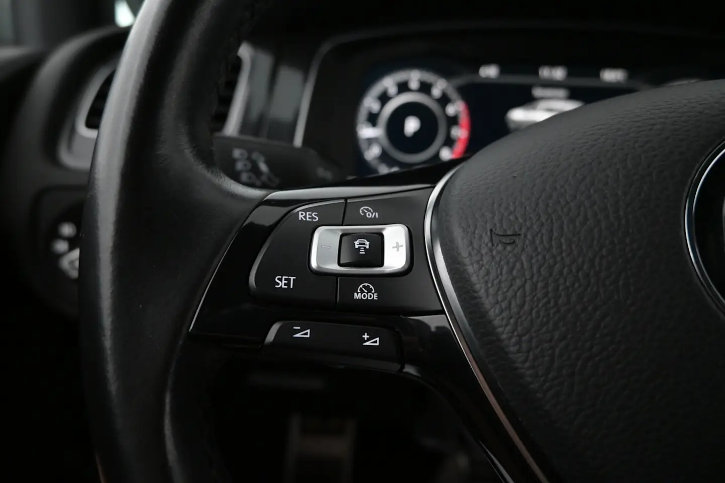 Car Image - 3ESnUwdMVgnO9mYlT9yH79