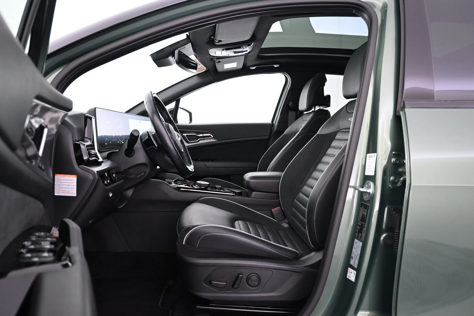 Car Image - 1bntEeaDl5xSw17Z2jUWD4
