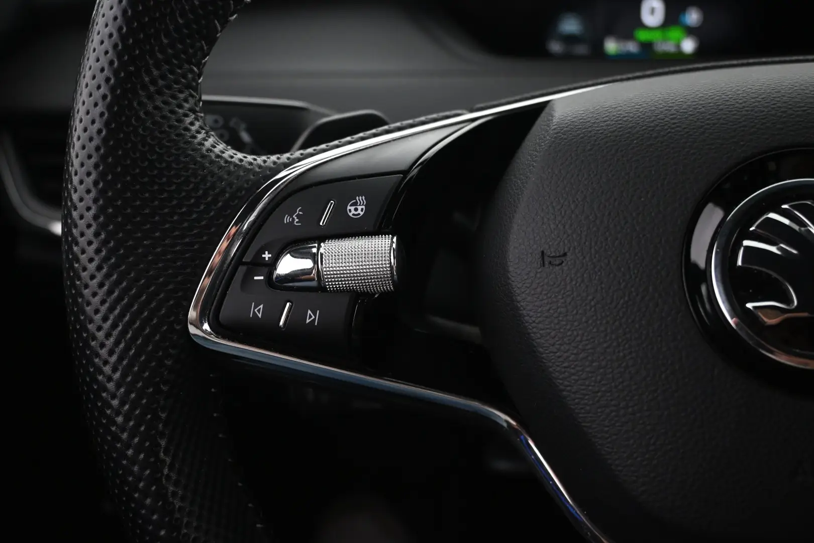 Car Image - 5RDi6fdnT1XDqQeCRmloJf