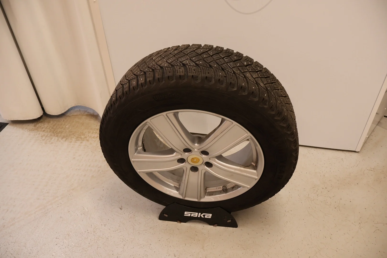 Car Image - 7bXXdooDPnpZv7QVTWKcN9