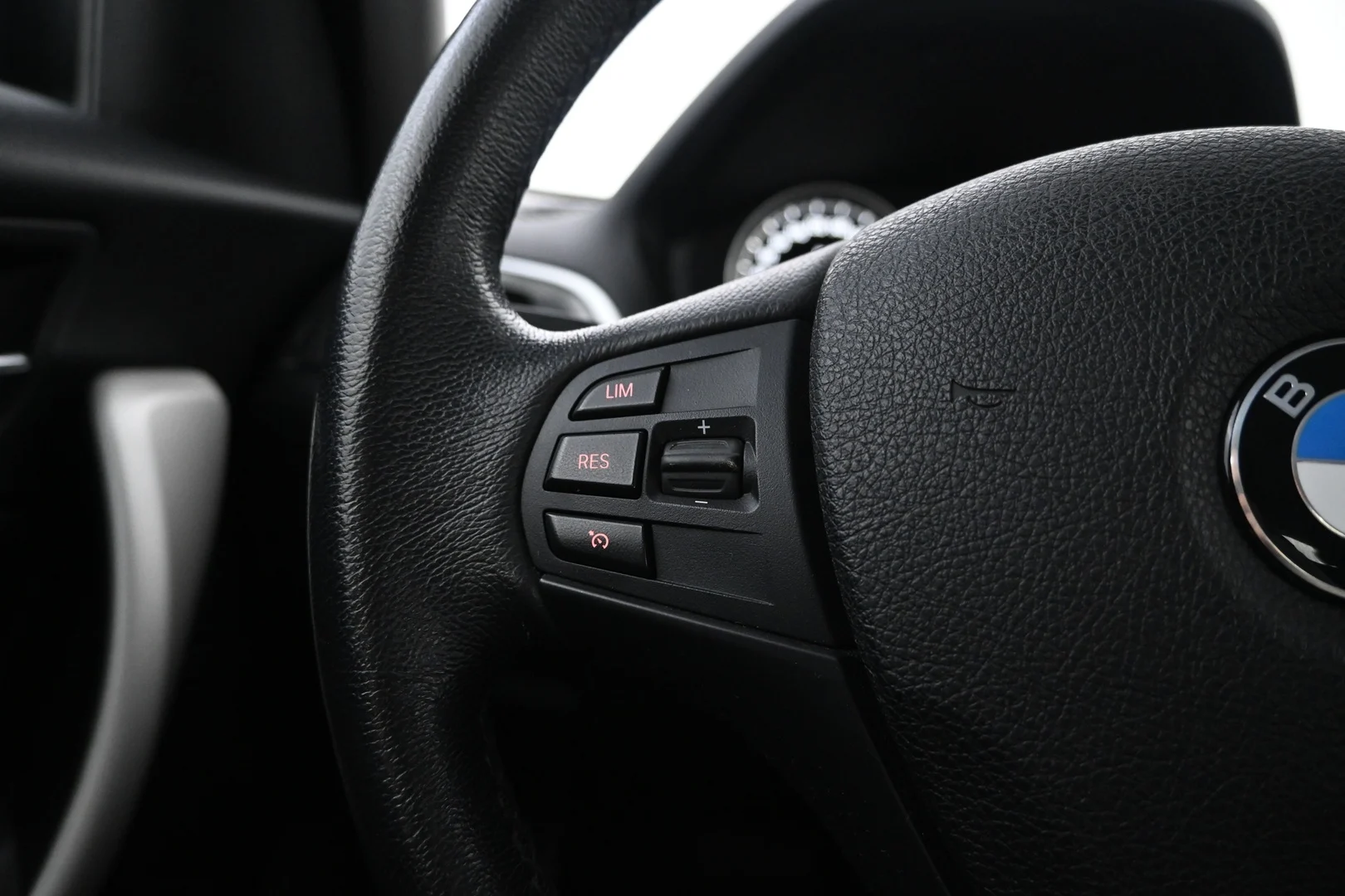 Car Image - 6k2qFiZVj7rRF9ECOcV9X3