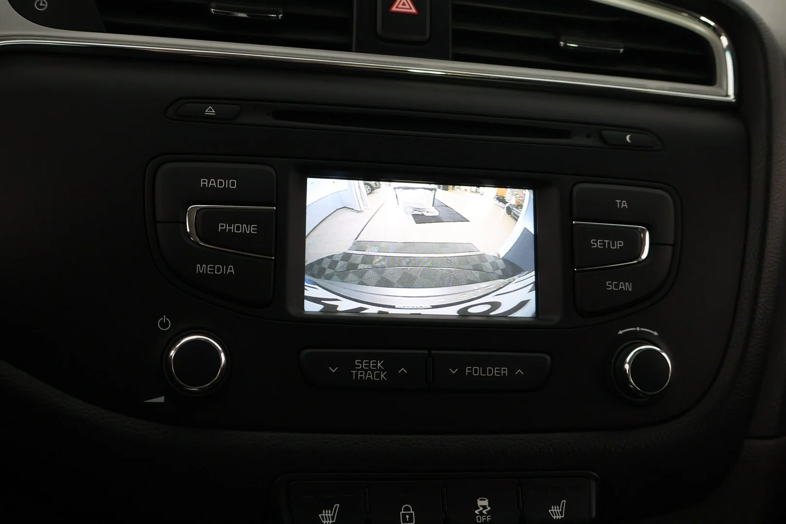 Car Image - AwDhMlsdk9SFzBPn3dLPM