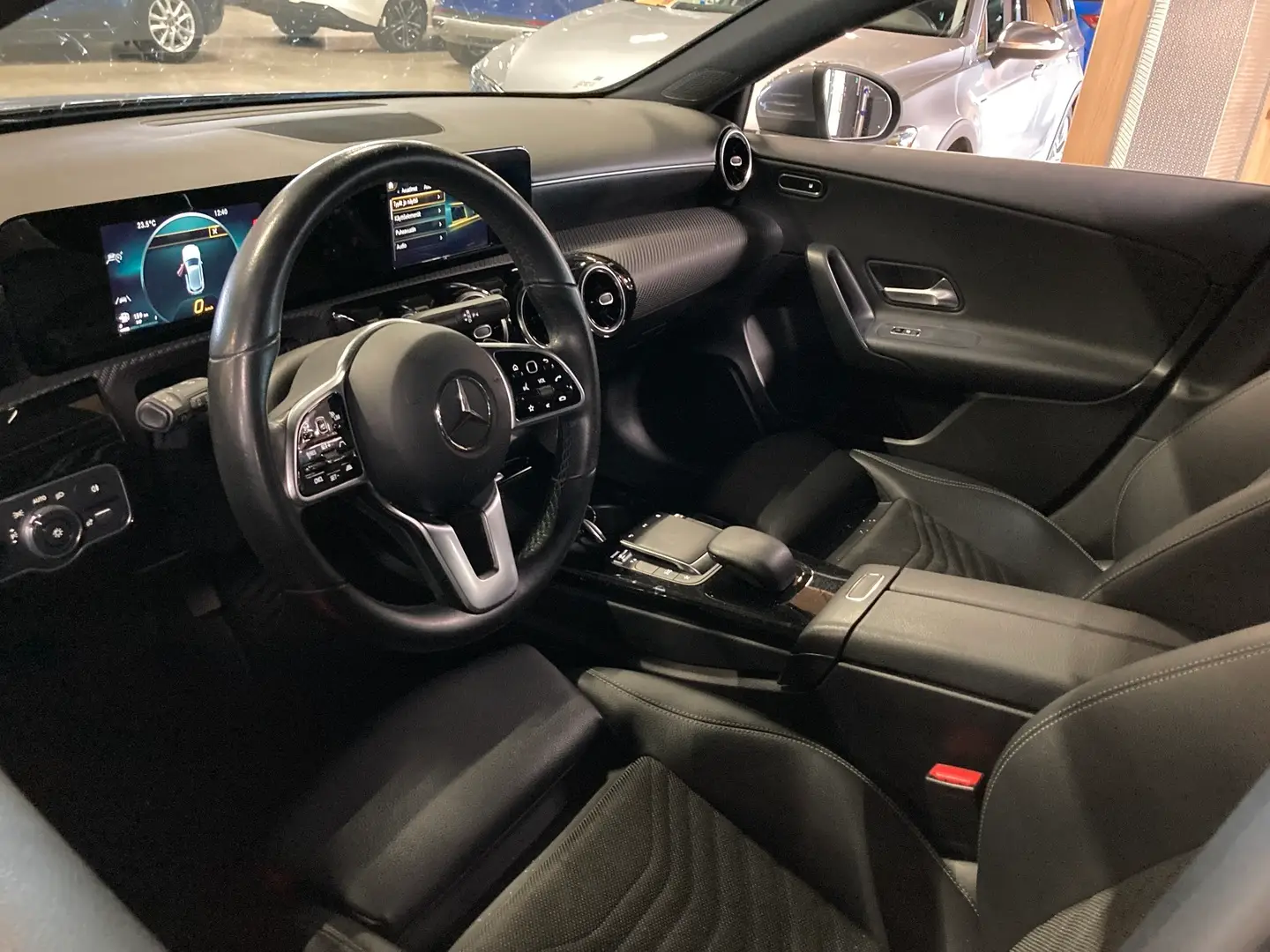 Car Image - 64CGH6WjZzbvoLOL2PPLtO