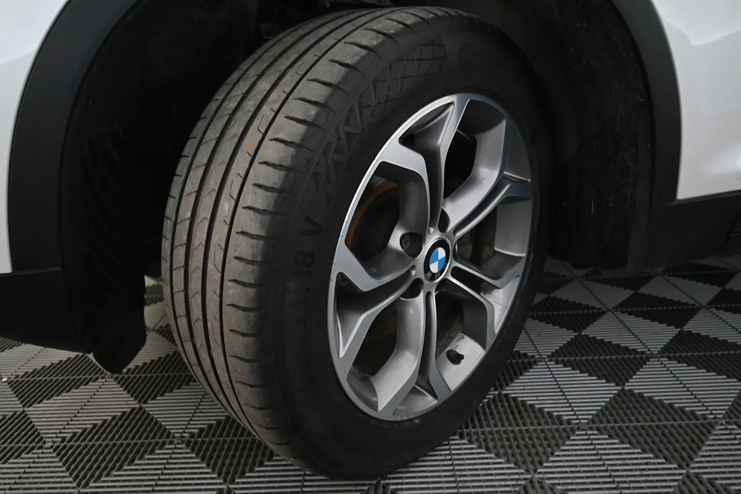 Car Image - 5x0JfkAnyN4J8YdAatGqfV