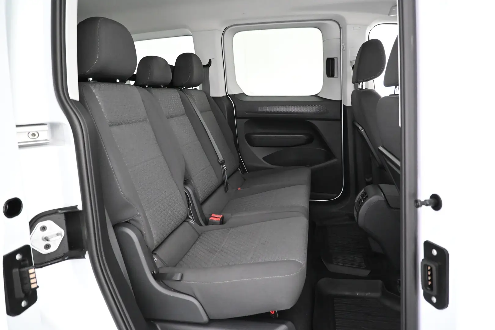 Car Image - 3lIQZxfwRv0O64SxRfnlgn