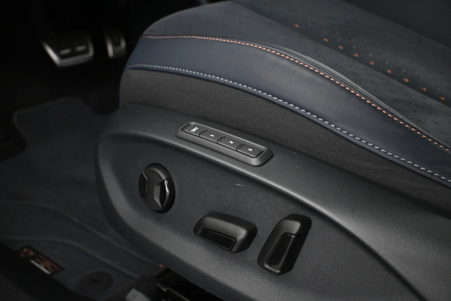 Car Image - 2gioaayQFVvnHTWsln1lnI