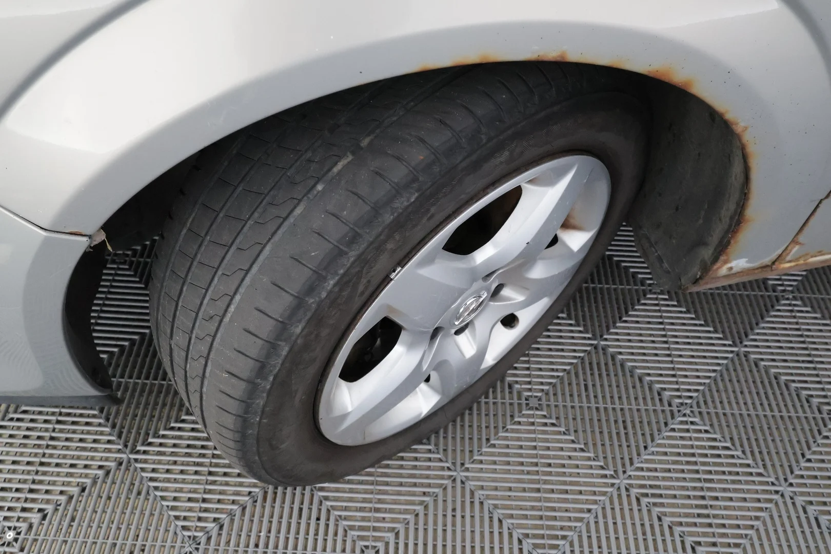 Car Image - 2GSQXNIHwD4QdjQYrNnKvY