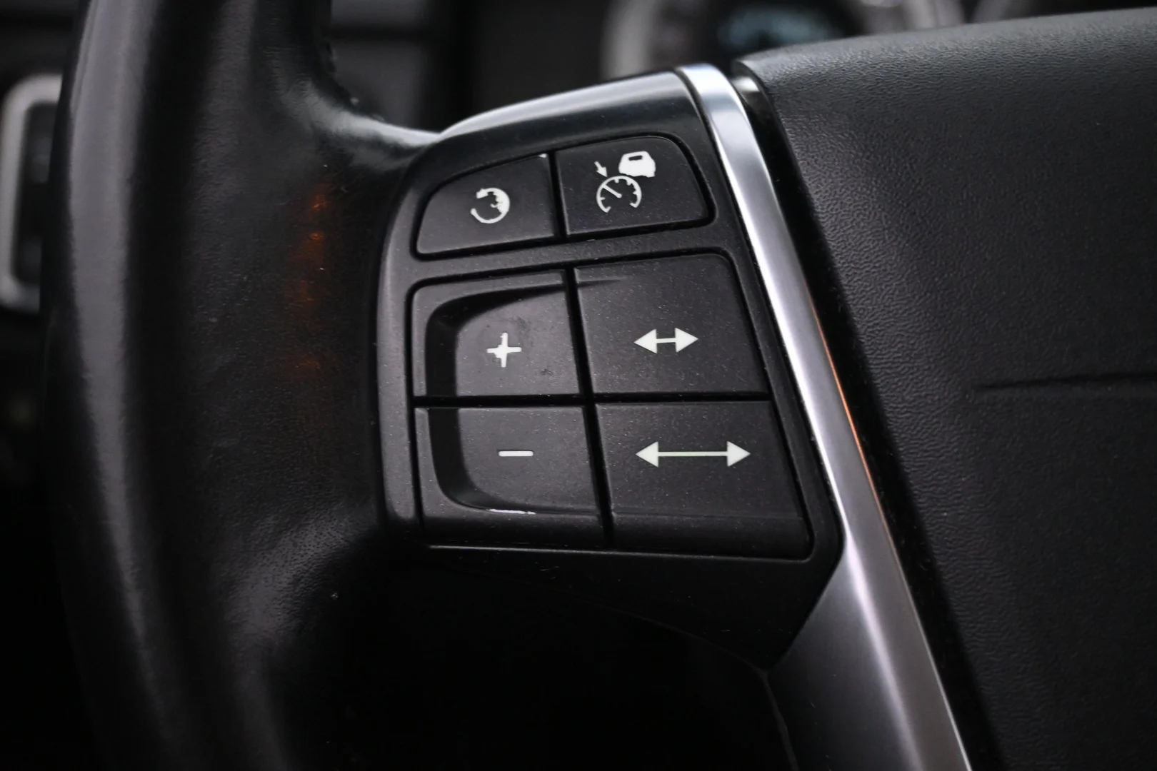 Car Image - UMtp6Gp3n26lxZH1C3G4Q