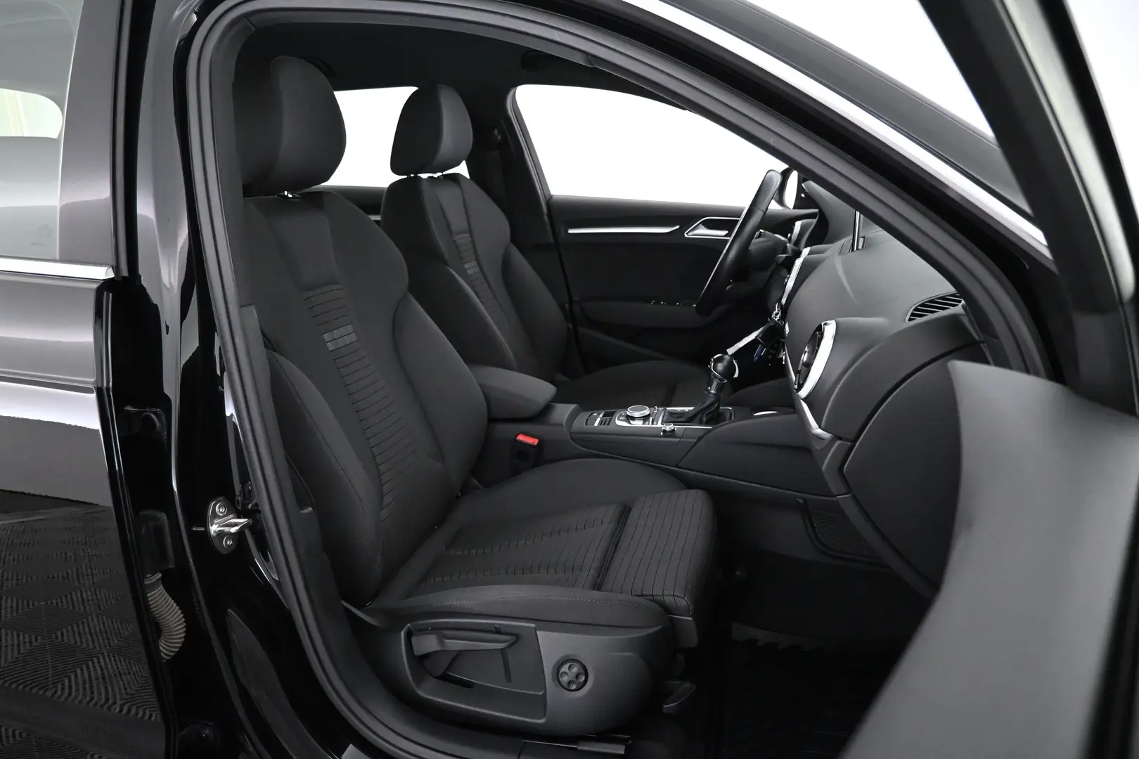 Car Image - 5Qy7dAXEE9prWql778Oore