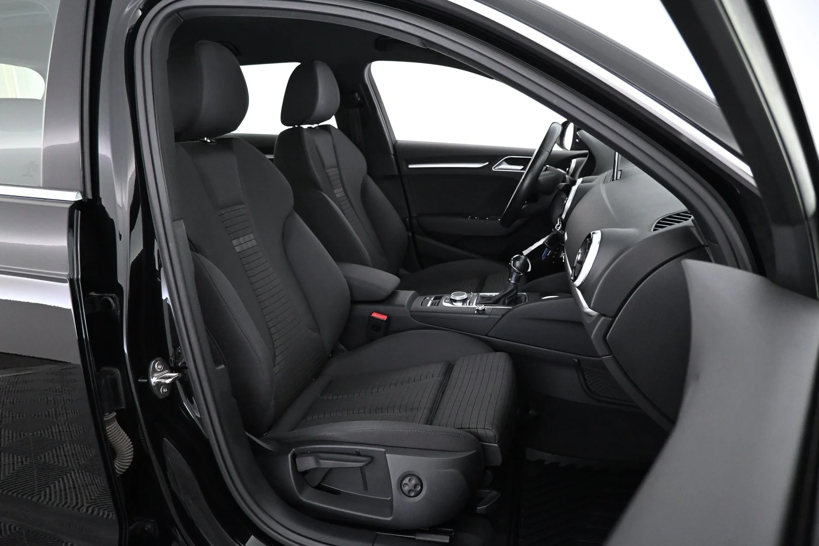 Car Image - 5Qy7dAXEE9prWql778Oore