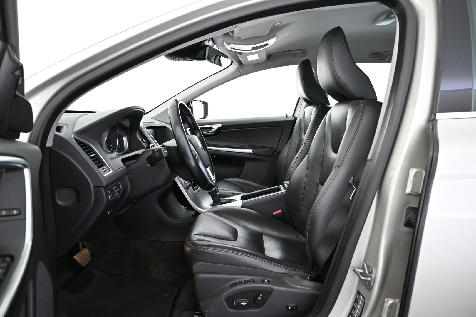 Car Image - 3CAUhooY5KnxC02QhsbC51