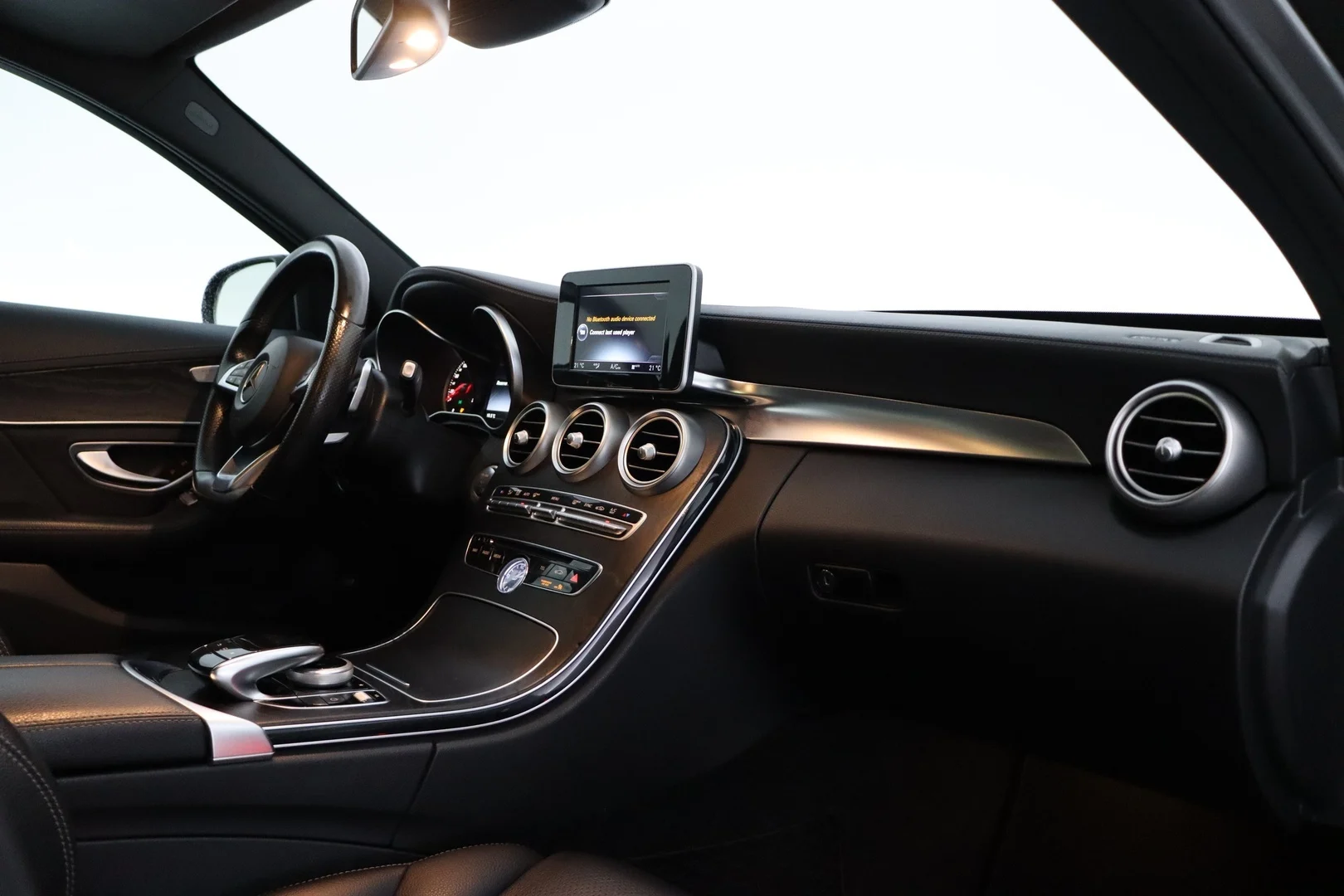 Car Image - 318NuSNwRrsaCdq3Gl6SQd