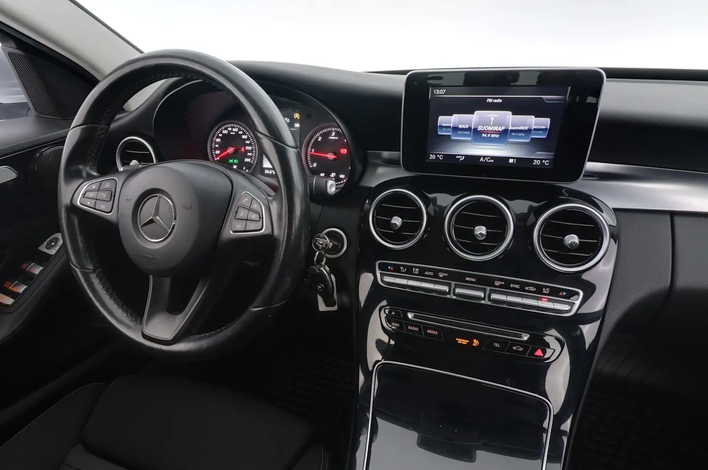 Car Image - 4KqVovLujRbjfX7Gs6iTWQ