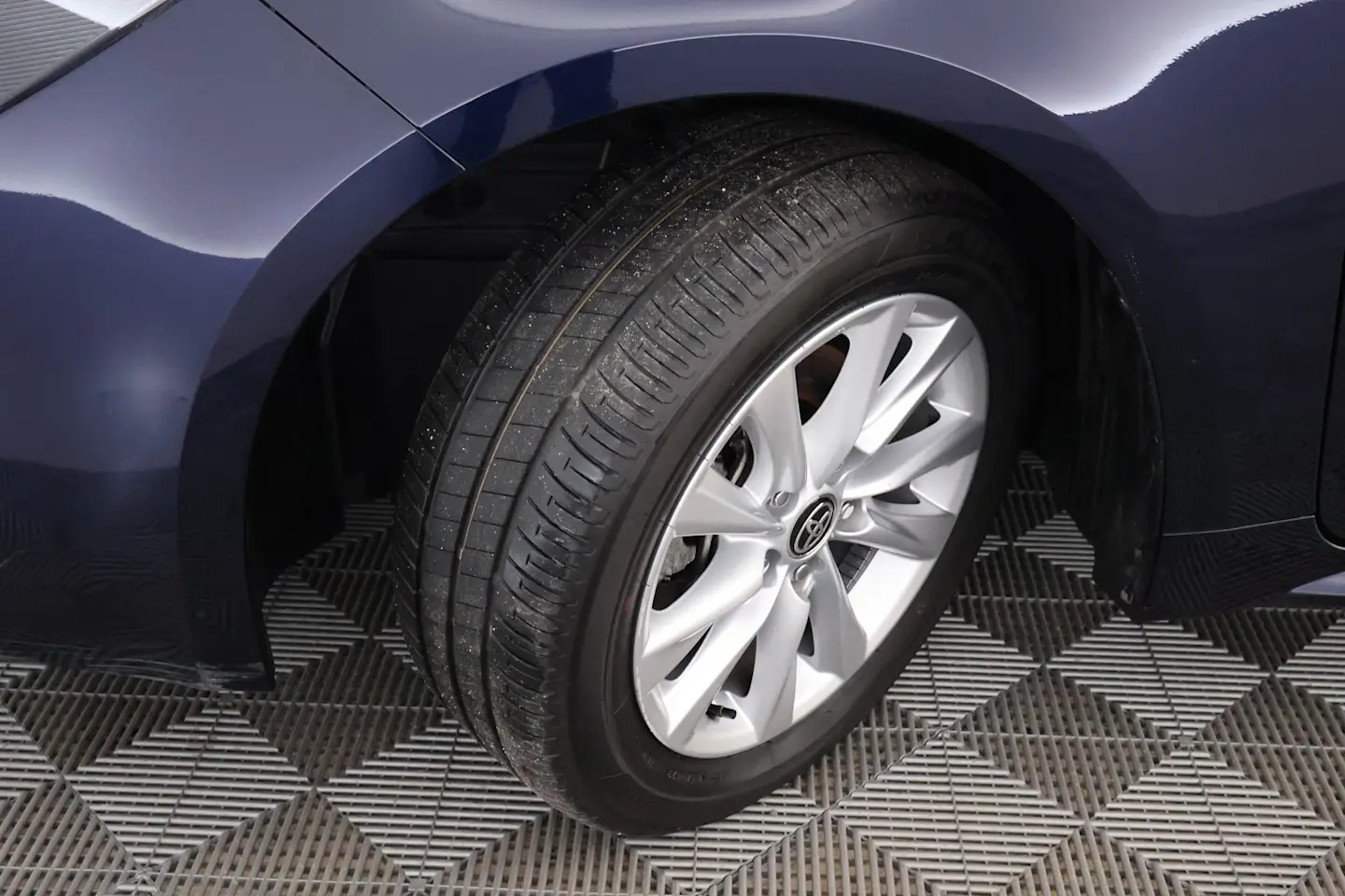 Car Image - 6lbD95LBQqbn6p4tJ4aR2x