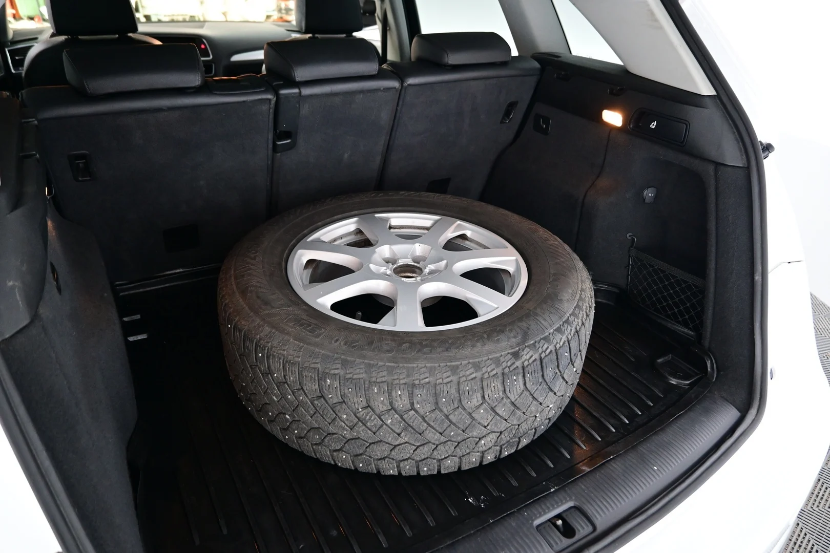 Car Image - 5NrORp6YWYcM9XcliTWKUP