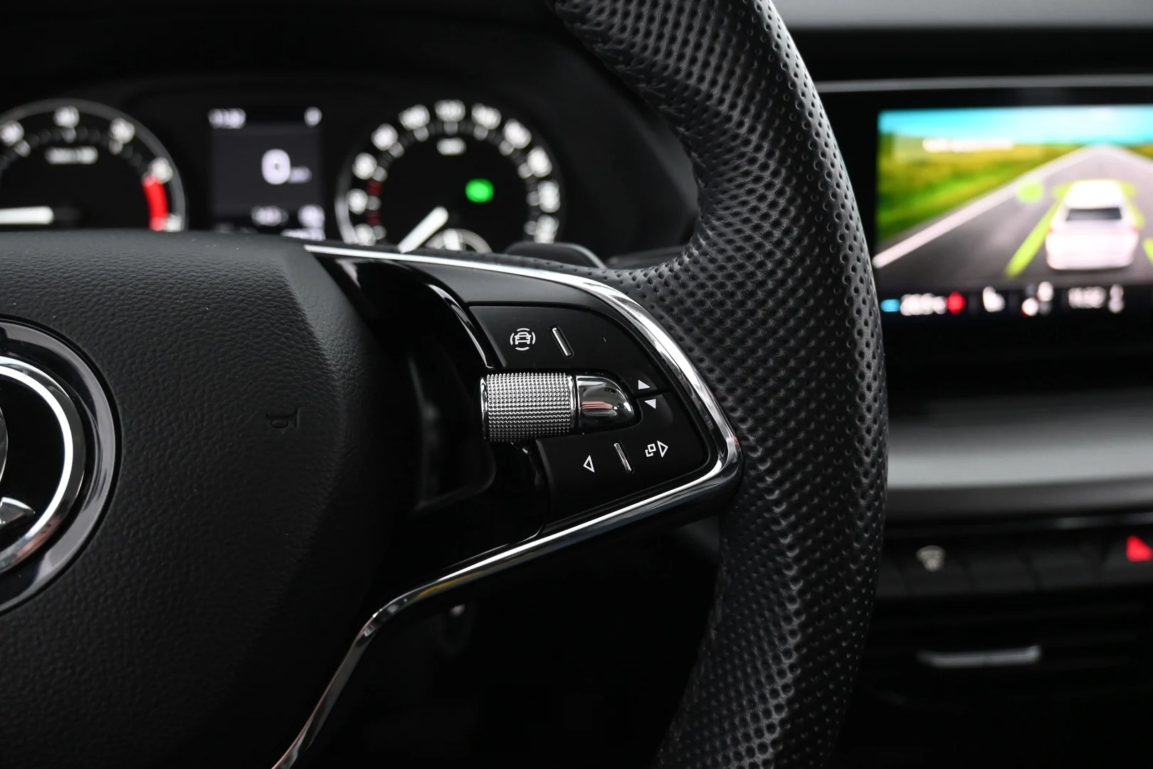 Car Image - 1eOOdzwGRjC92iiBFiKfd4