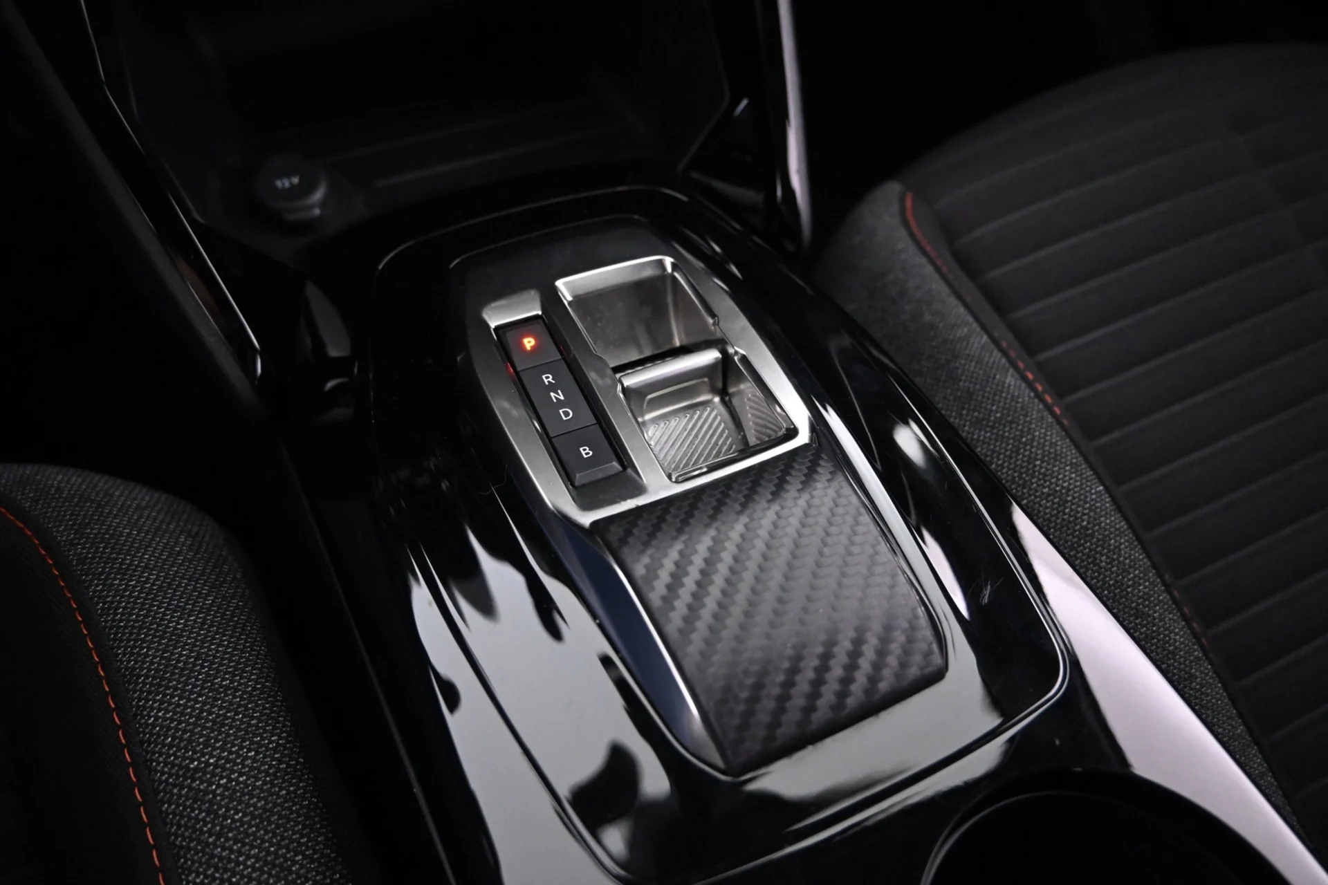 Car Image - C3cFoWB1rRerDy2MtCbPD