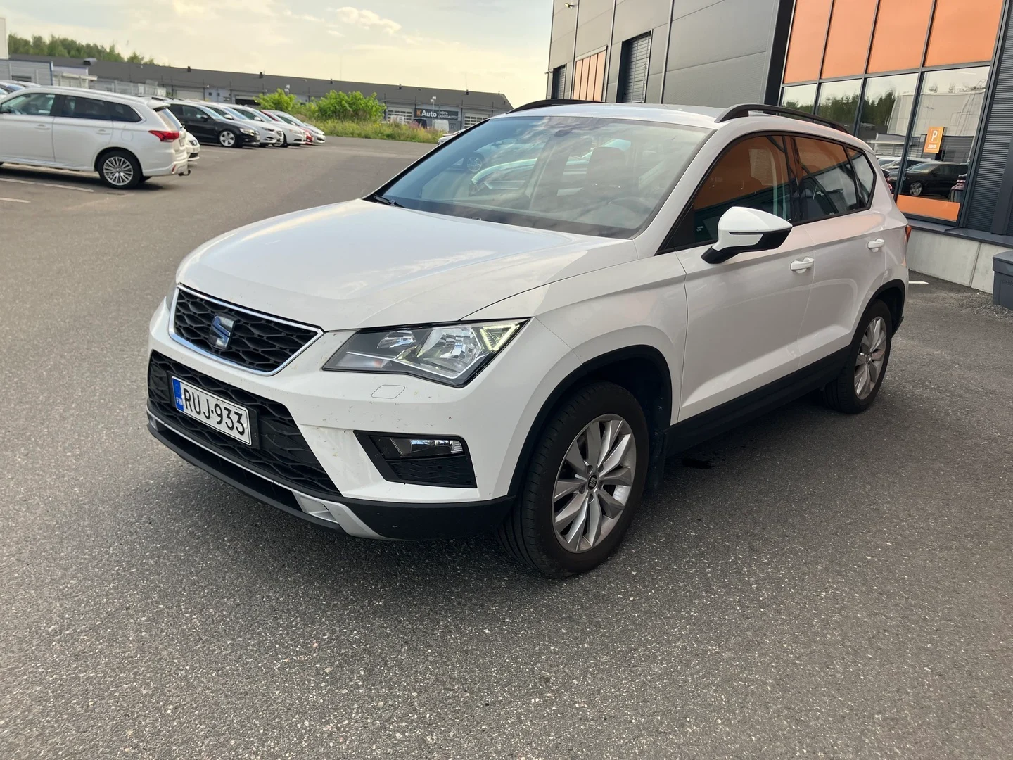 Car Image - 4L42kVXMlqwXO5GJKeHN8j