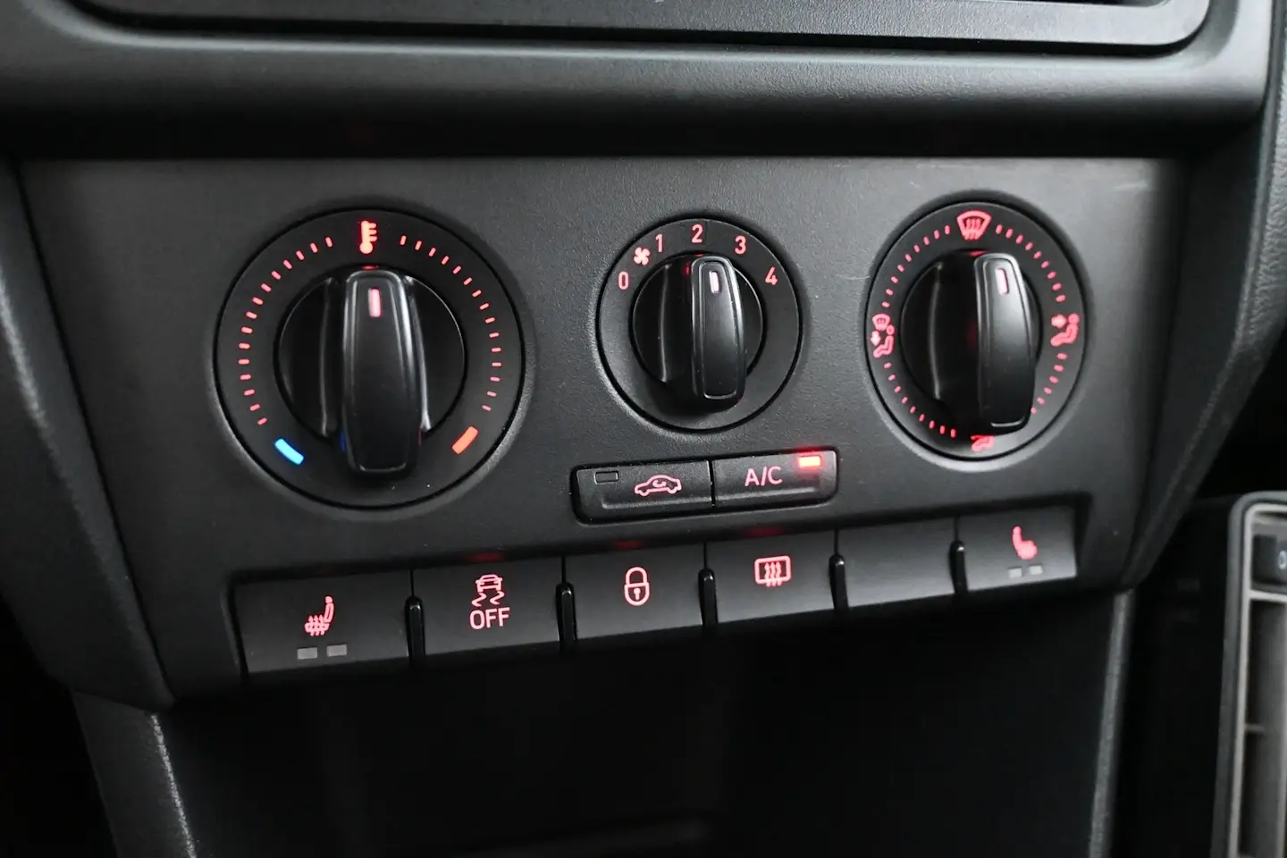 Car Image - 6EJLiDofI7zqN5W3vPwO54