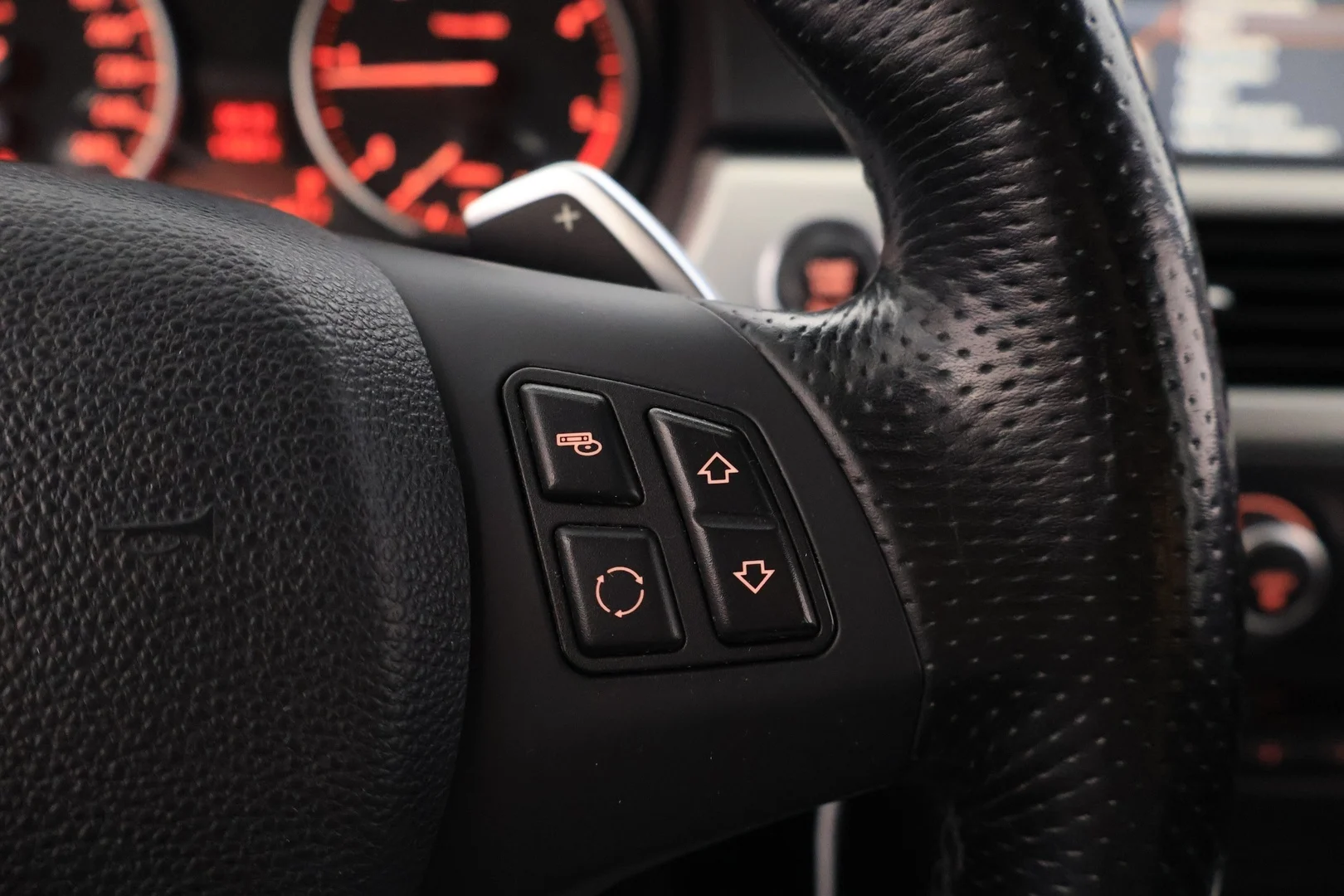 Car Image - 2cONL2B4aDjDndt3AzotN0