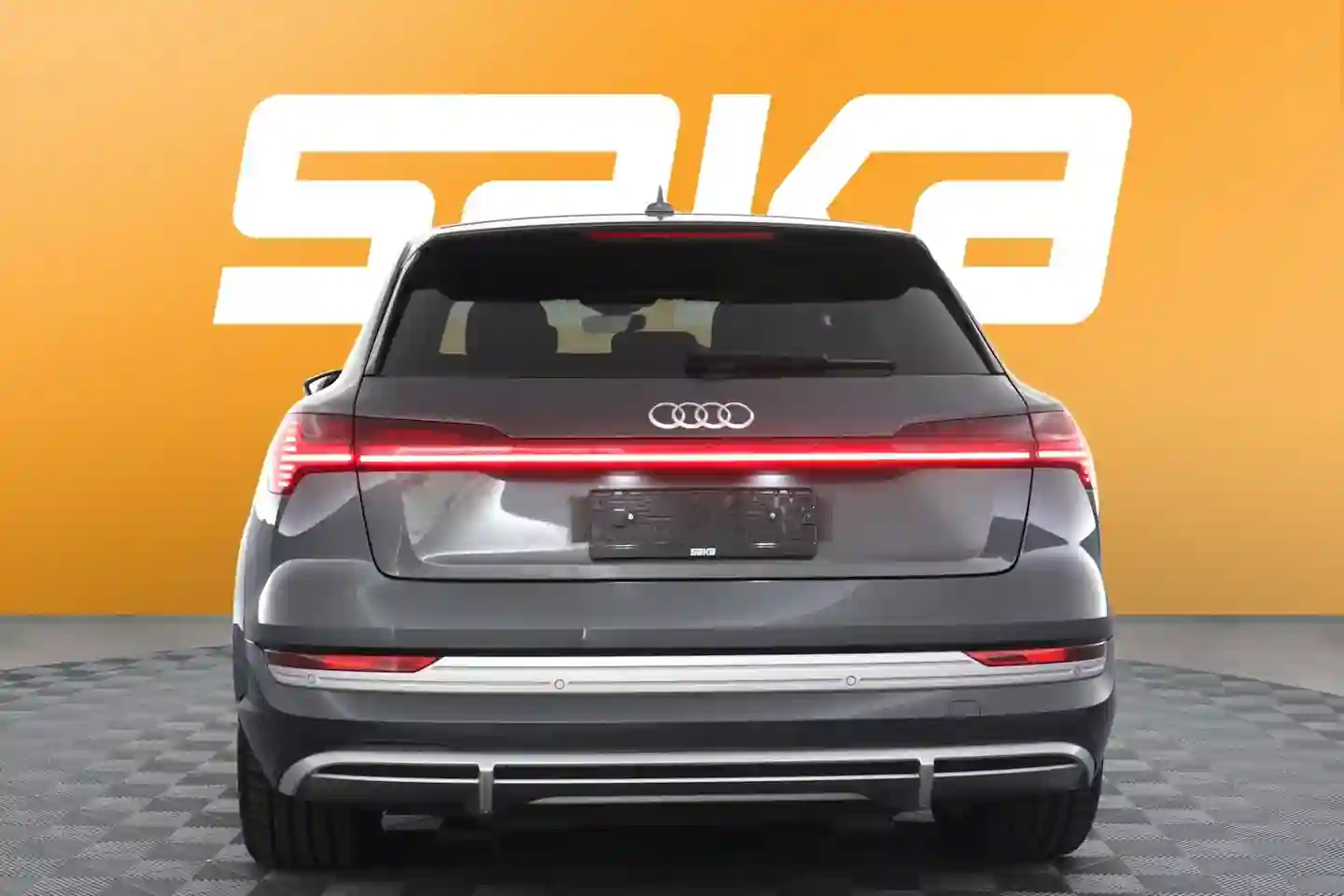 Car Image - 1GyNuTq3Dzl5utxZIqqOyl