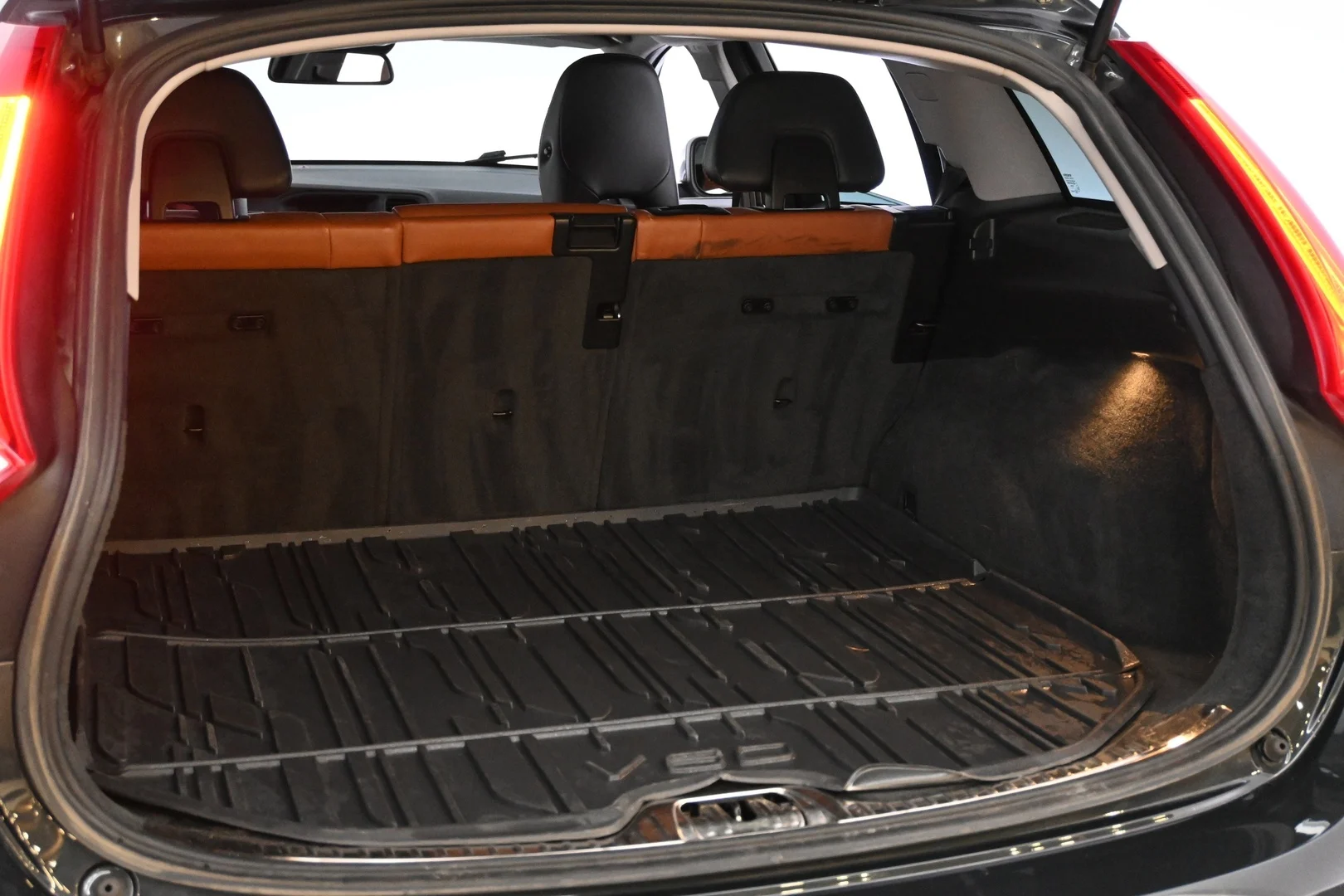 Car Image - 7kUqyjqTyb84DoSuEWRCna