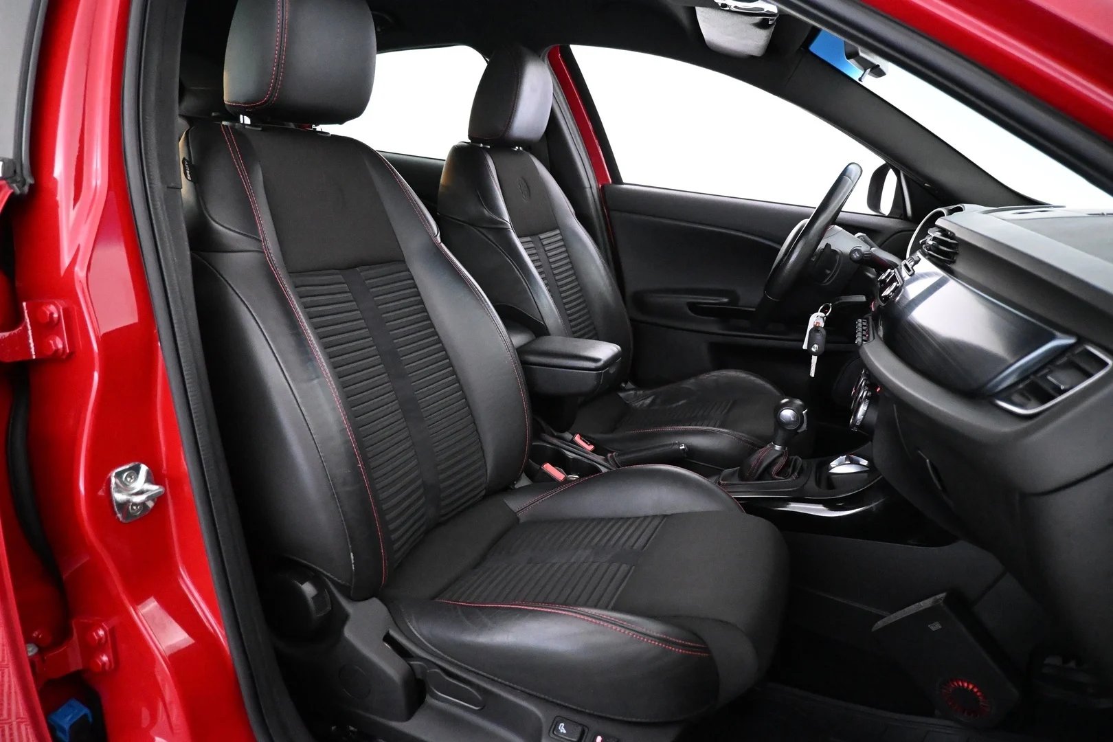 Car Image - 2jO5kNsTxWOze1hu3TRfkE