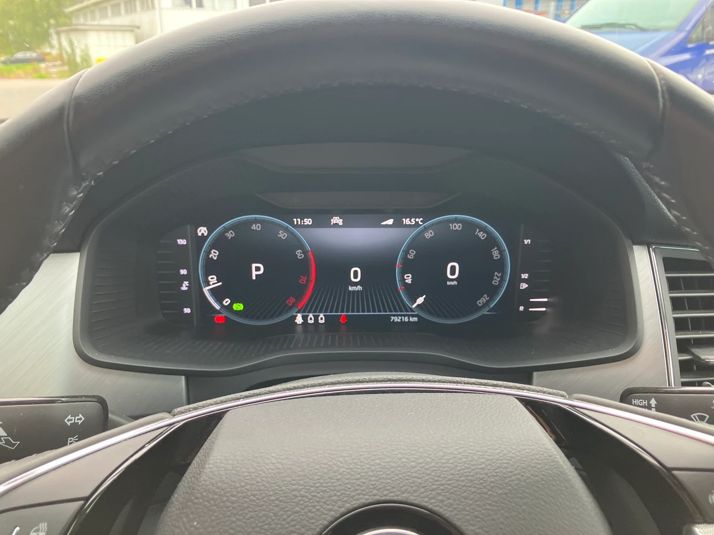 Car Image - FZcZmBvXsrdqV9vLdm3NM