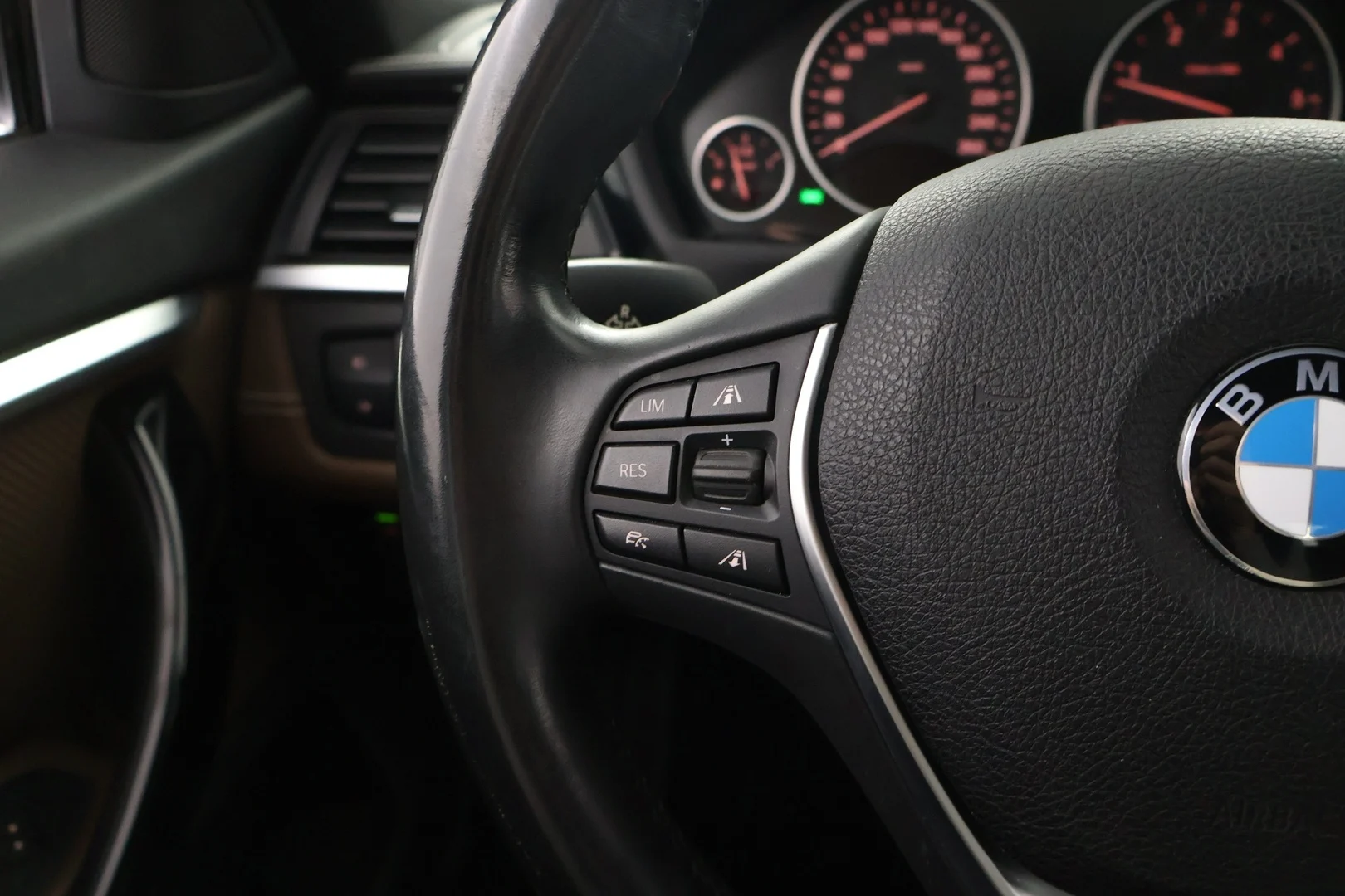 Car Image - 3M3VpDpS6OFktC69dIvmmp