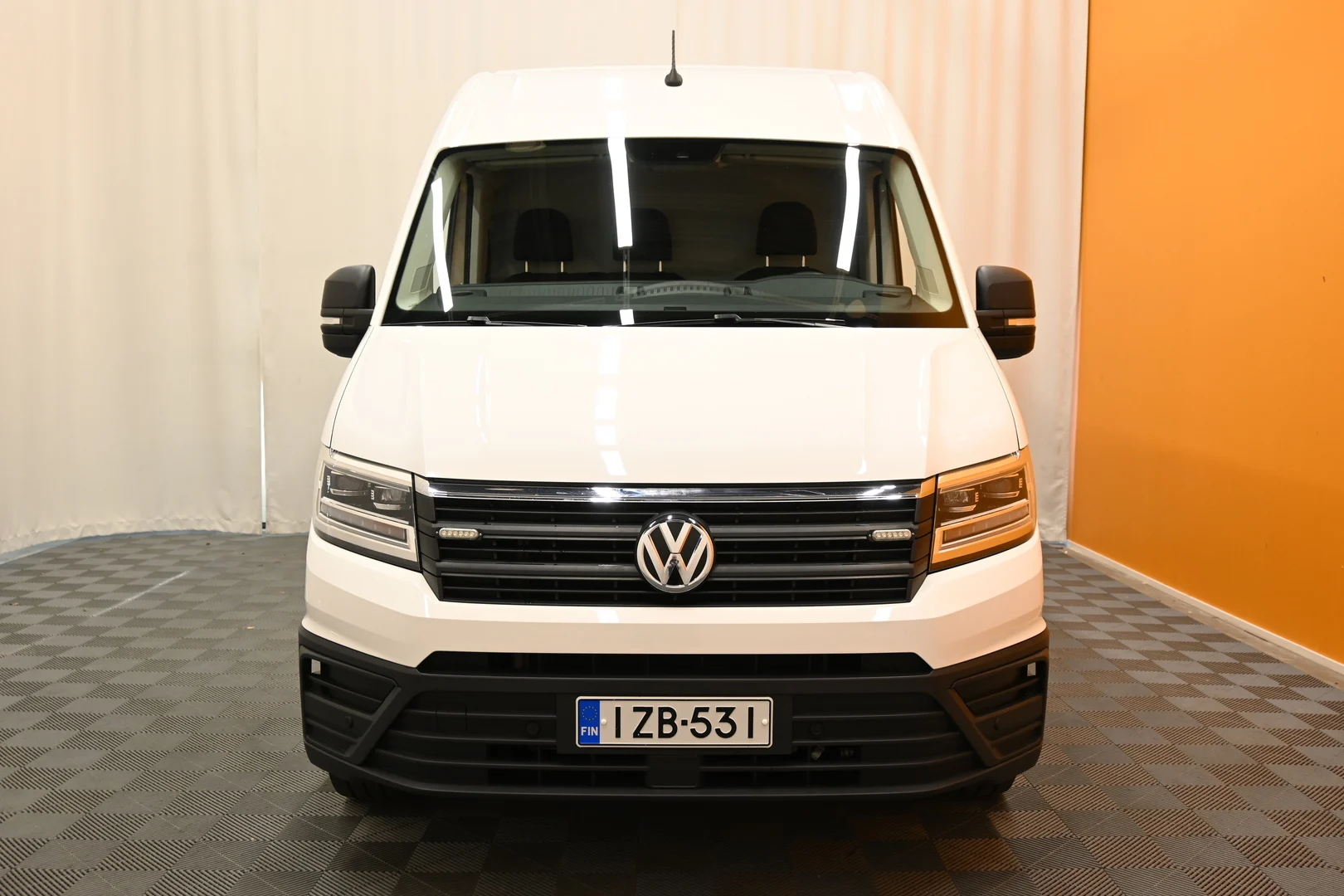 Car Image - 1moh1V8PVSxfB8KJ8JW7fZ