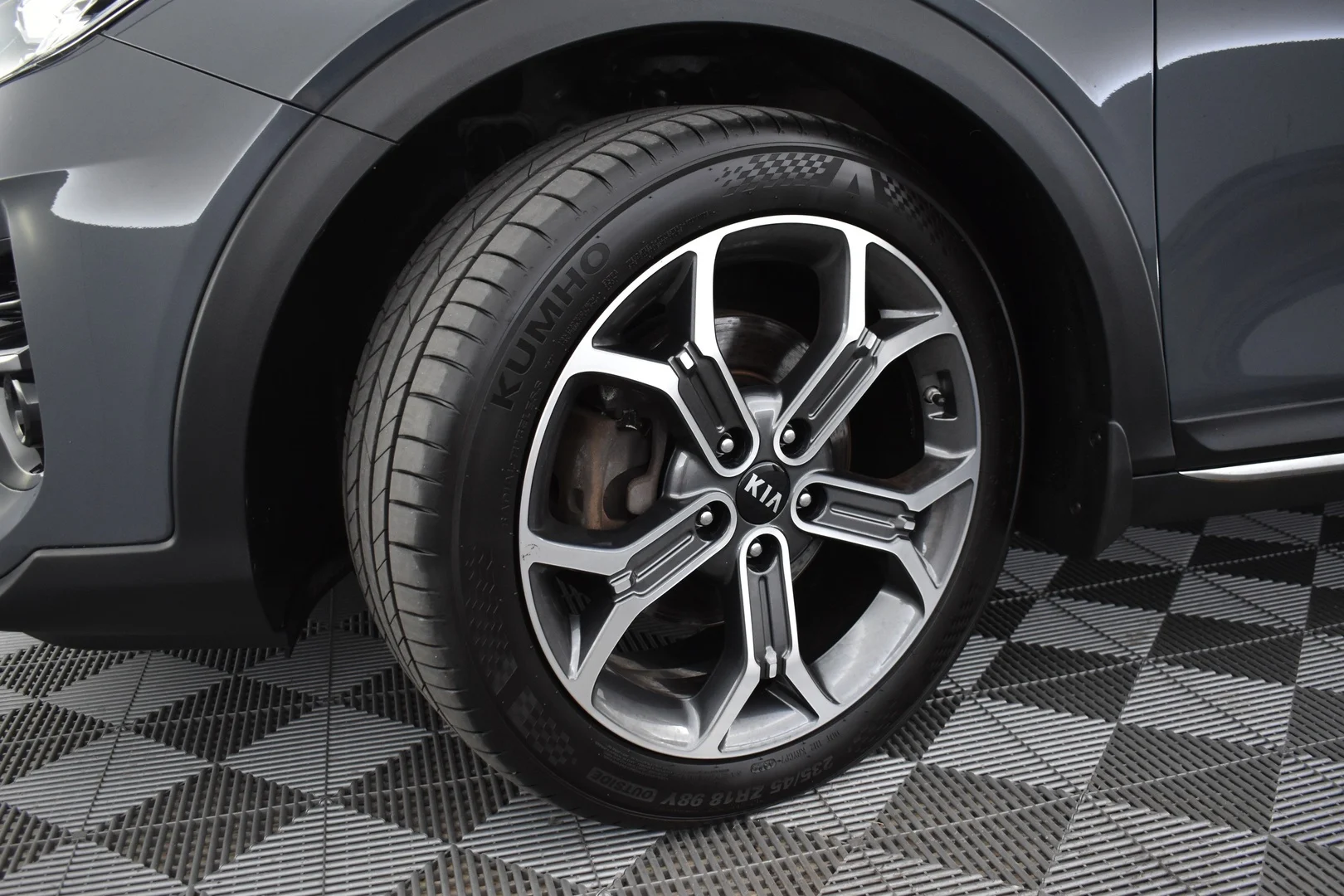 Car Image - RXkMcN43eHv9ebvTInWNL