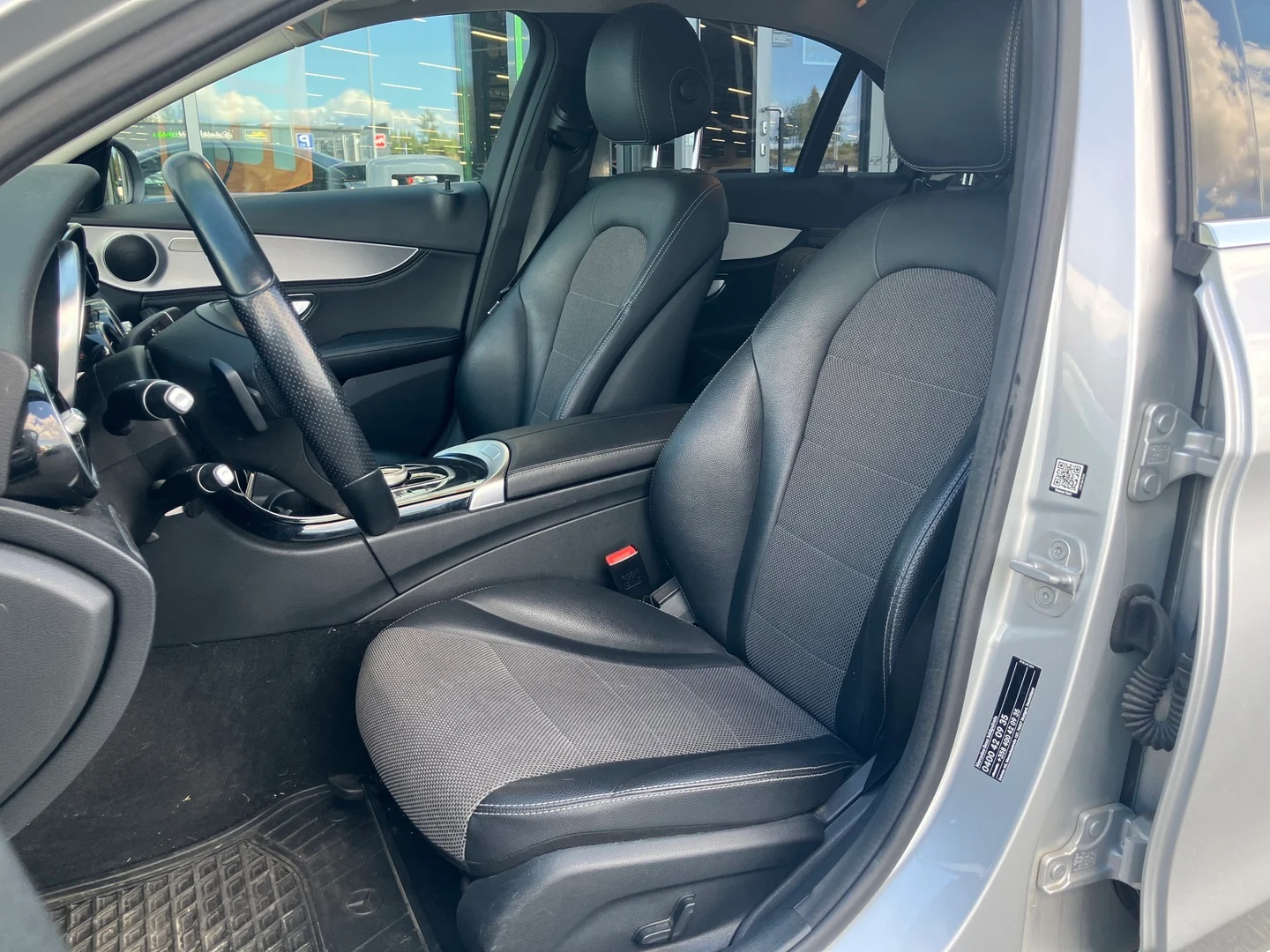 Car Image - 6gzZShCxRx6GvysKrK4c0z