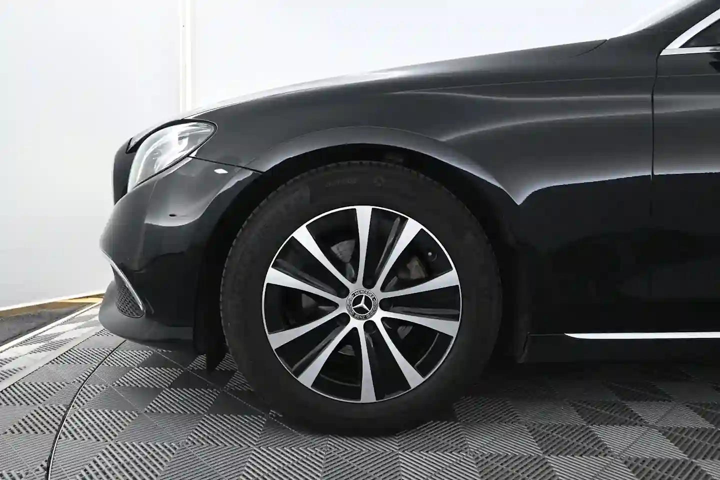 Car Image - 6S7HdpMqQaBxi0x1N3ZODT