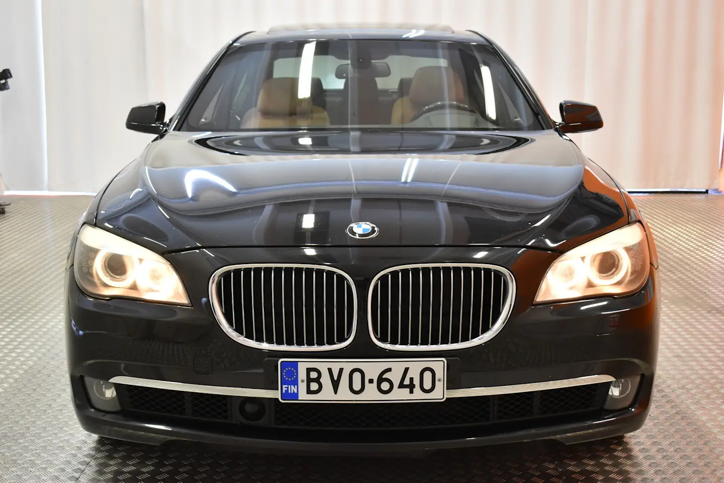Car Image - fmU7IaI1vwipYcn9VYN94