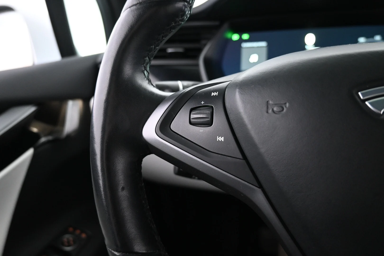 Car Image - 25b3CnE9bMXovNdVpPUK6H