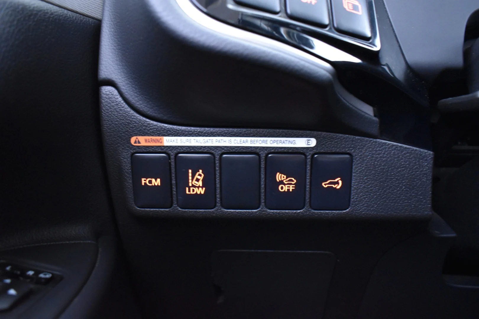 Car Image - 4SoSFcNNchMV488OR9hhLu