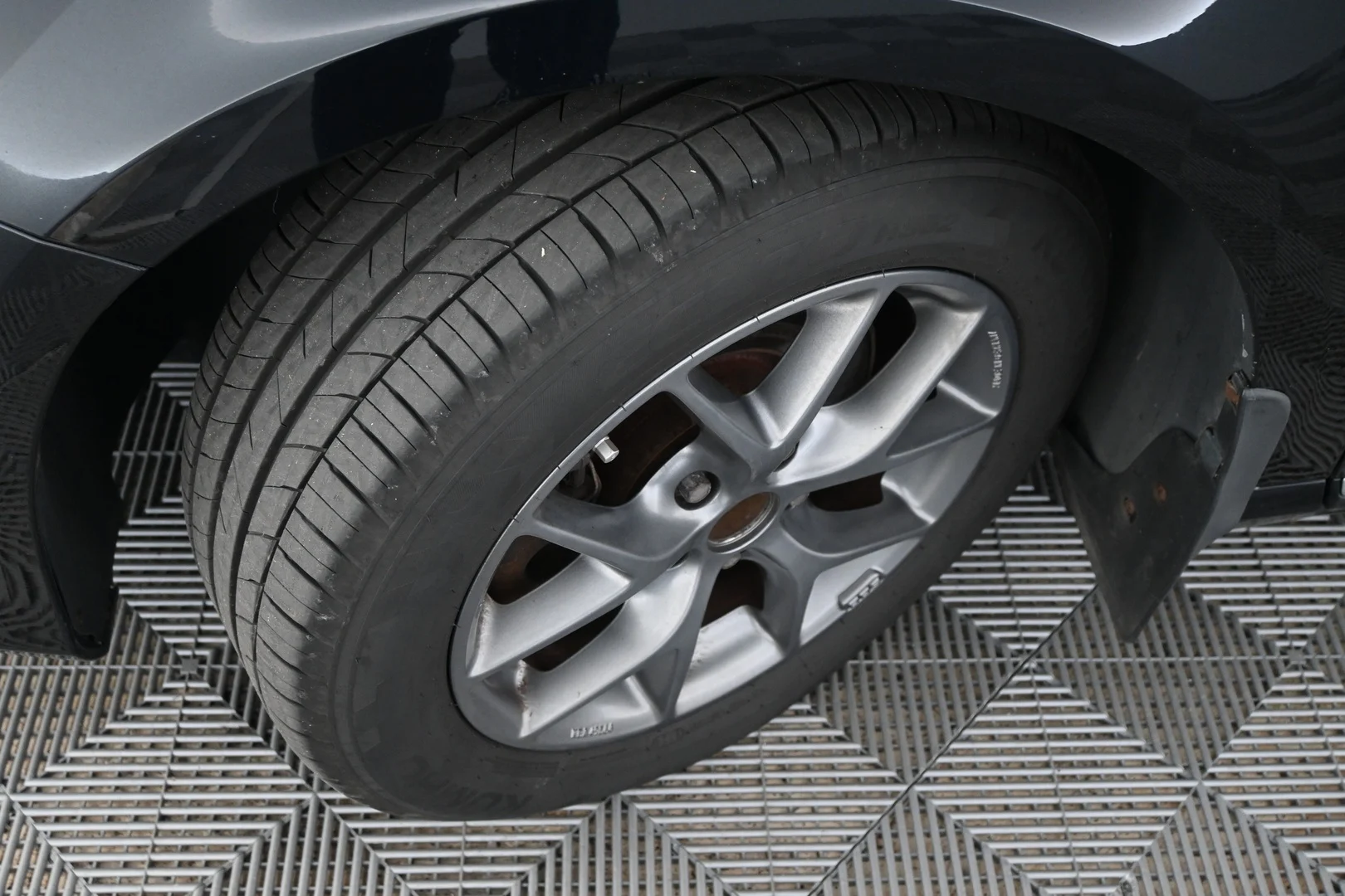 Car Image - 1d0el1UEcZKp0Zbo4VivaJ