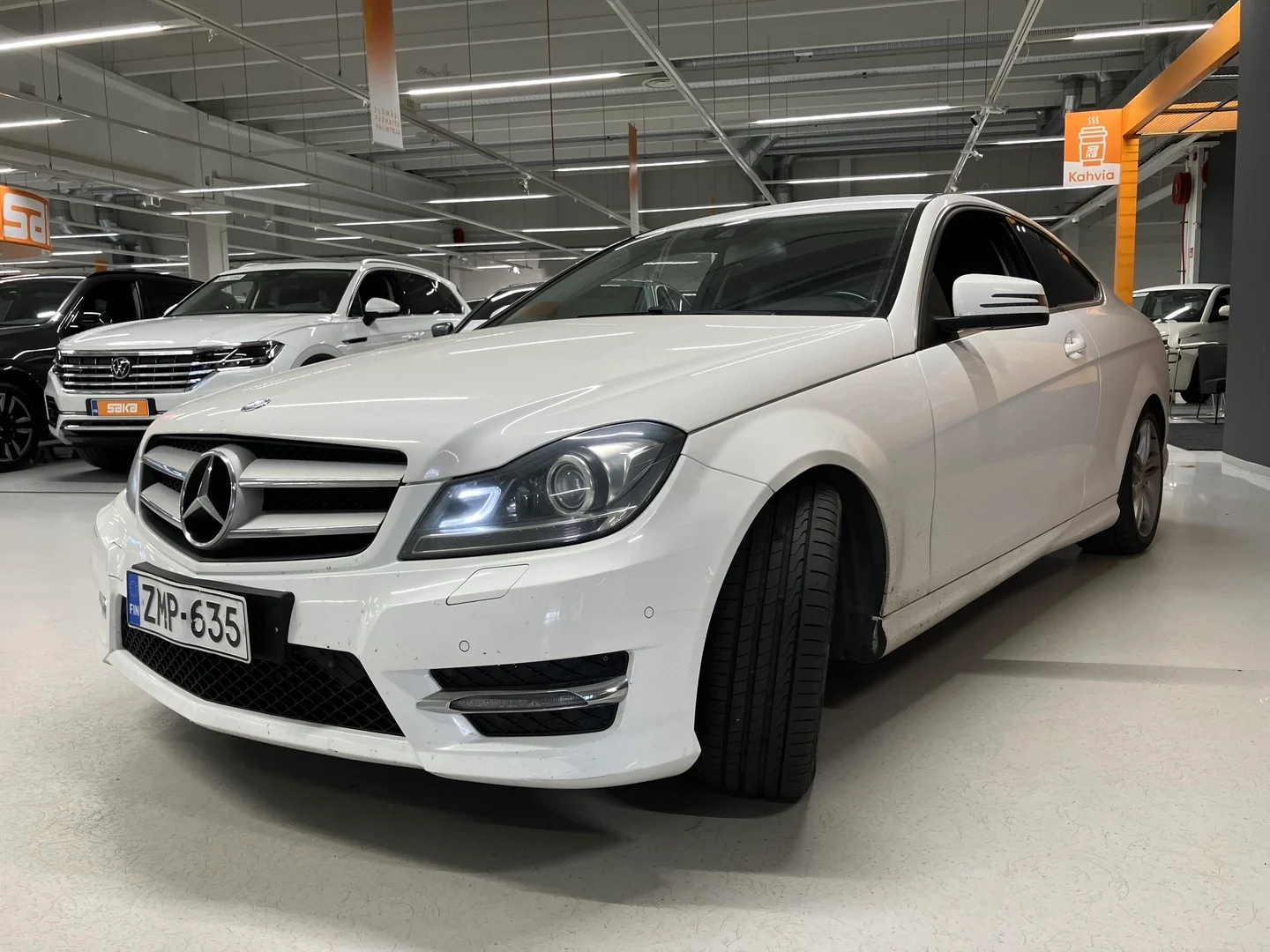 Car Image - EAkPd0qhx4gAwRq6rJtTH