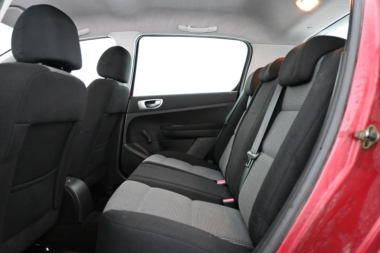 Car Image - 4ApHkfPqMPOW6W2JfLVMEl