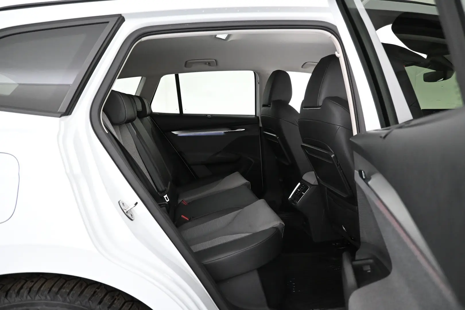 Car Image - 3I8aSDsIEcR9ZxqI6uGpyY