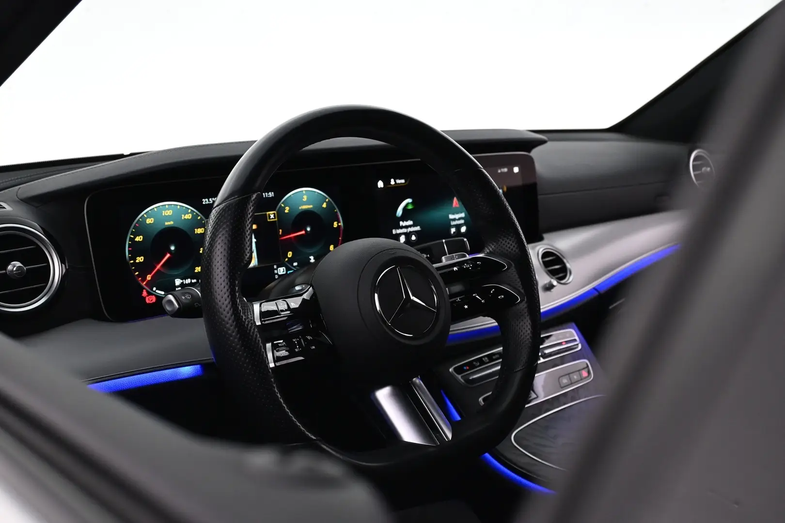 Car Image - 7AAo84ibJQnA8A8sZbmxmK